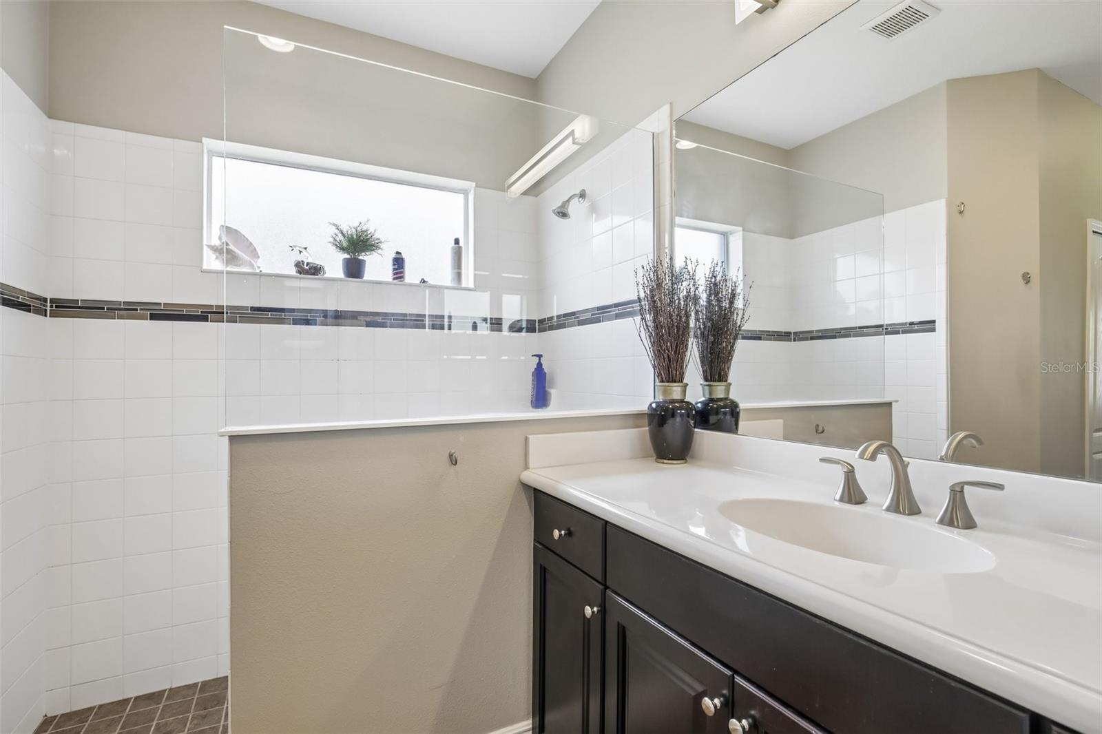 12307 WHISPER LAKE DR, BRADENTON, FL, 34211