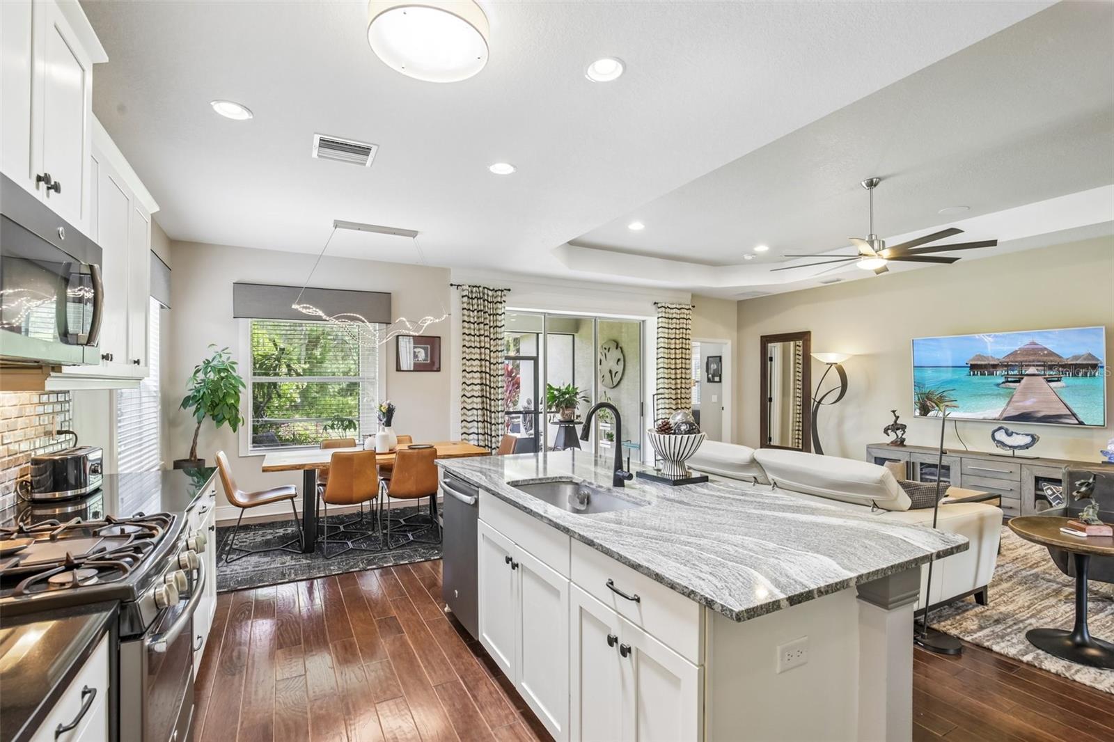 12307 WHISPER LAKE DR, BRADENTON, FL, 34211