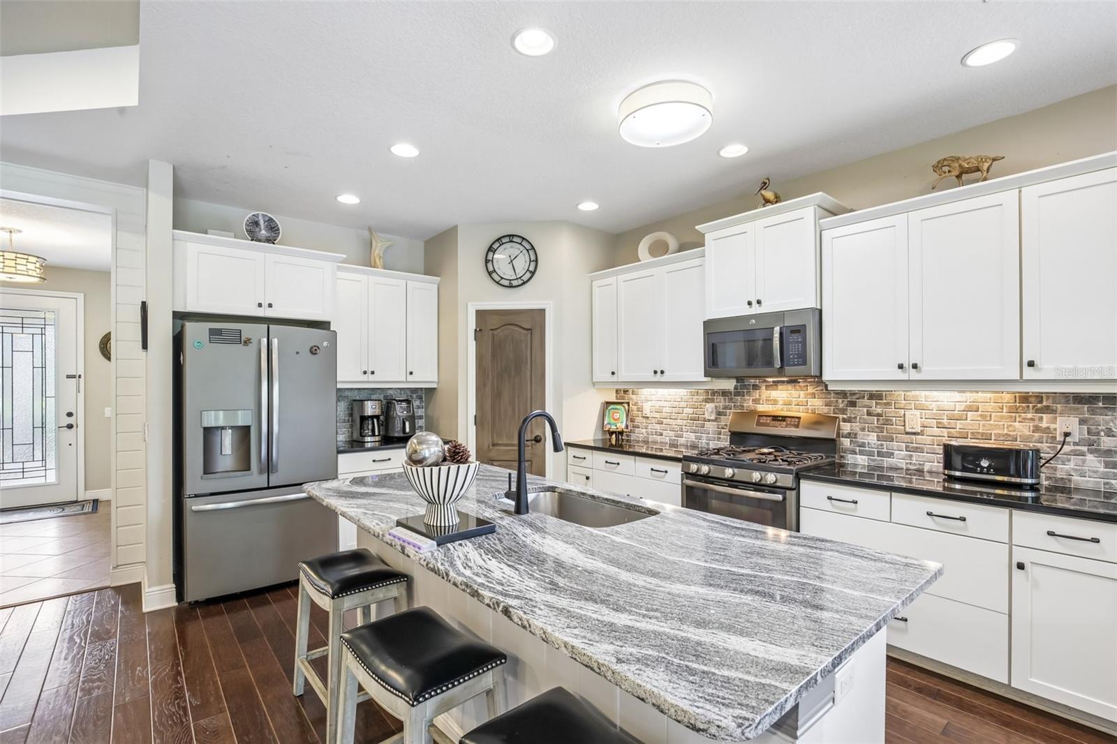 12307 WHISPER LAKE DR, BRADENTON, FL, 34211