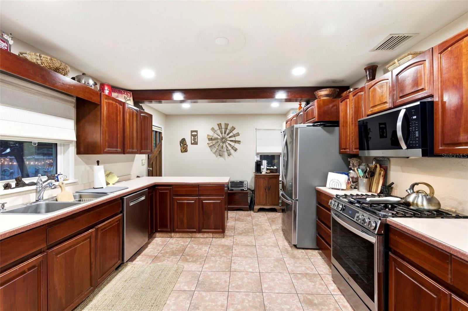 501 BROADWAY, DUNEDIN, FL, 34698