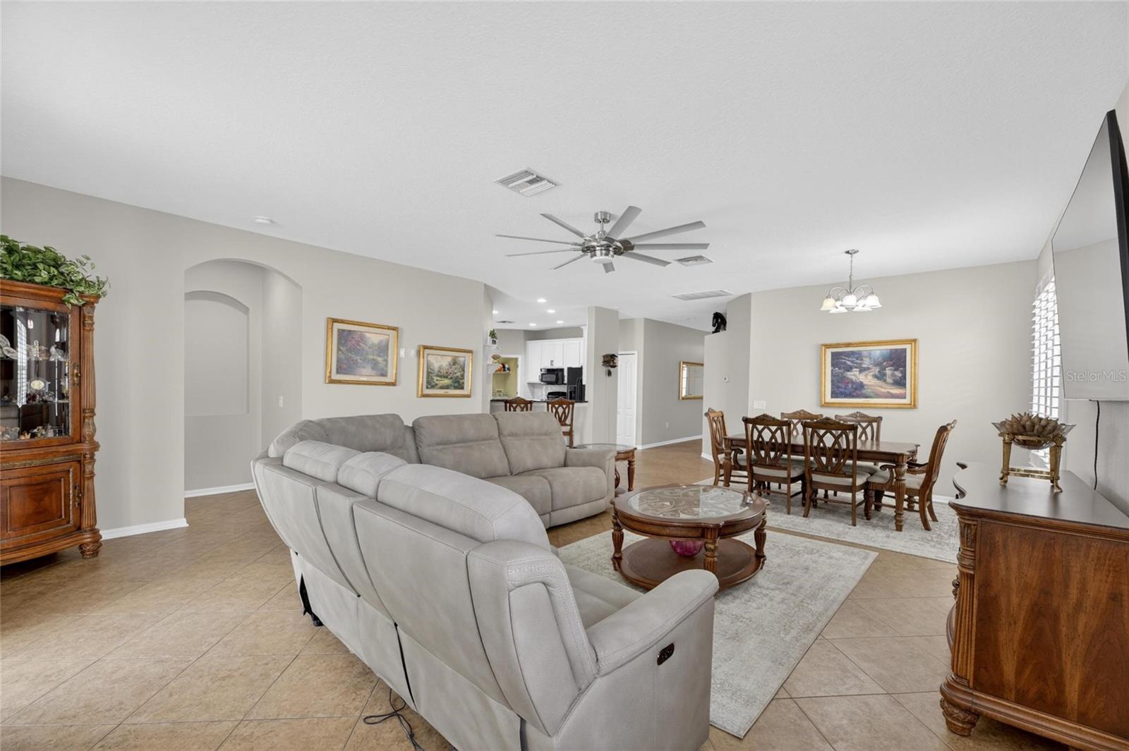 211 WESTCHESTER HILLS LN, VALRICO, FL, 33594