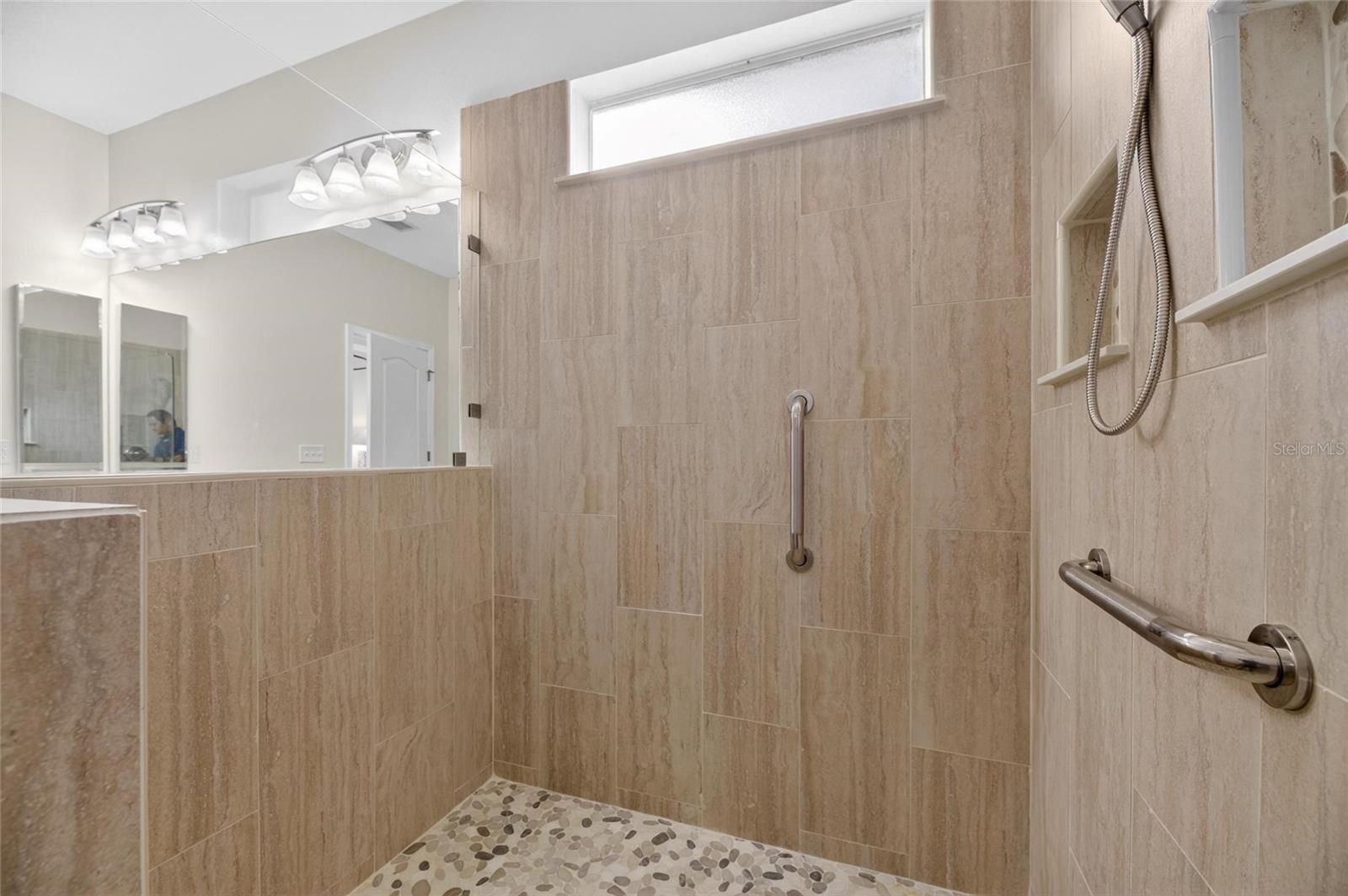 211 WESTCHESTER HILLS LN, VALRICO, FL, 33594