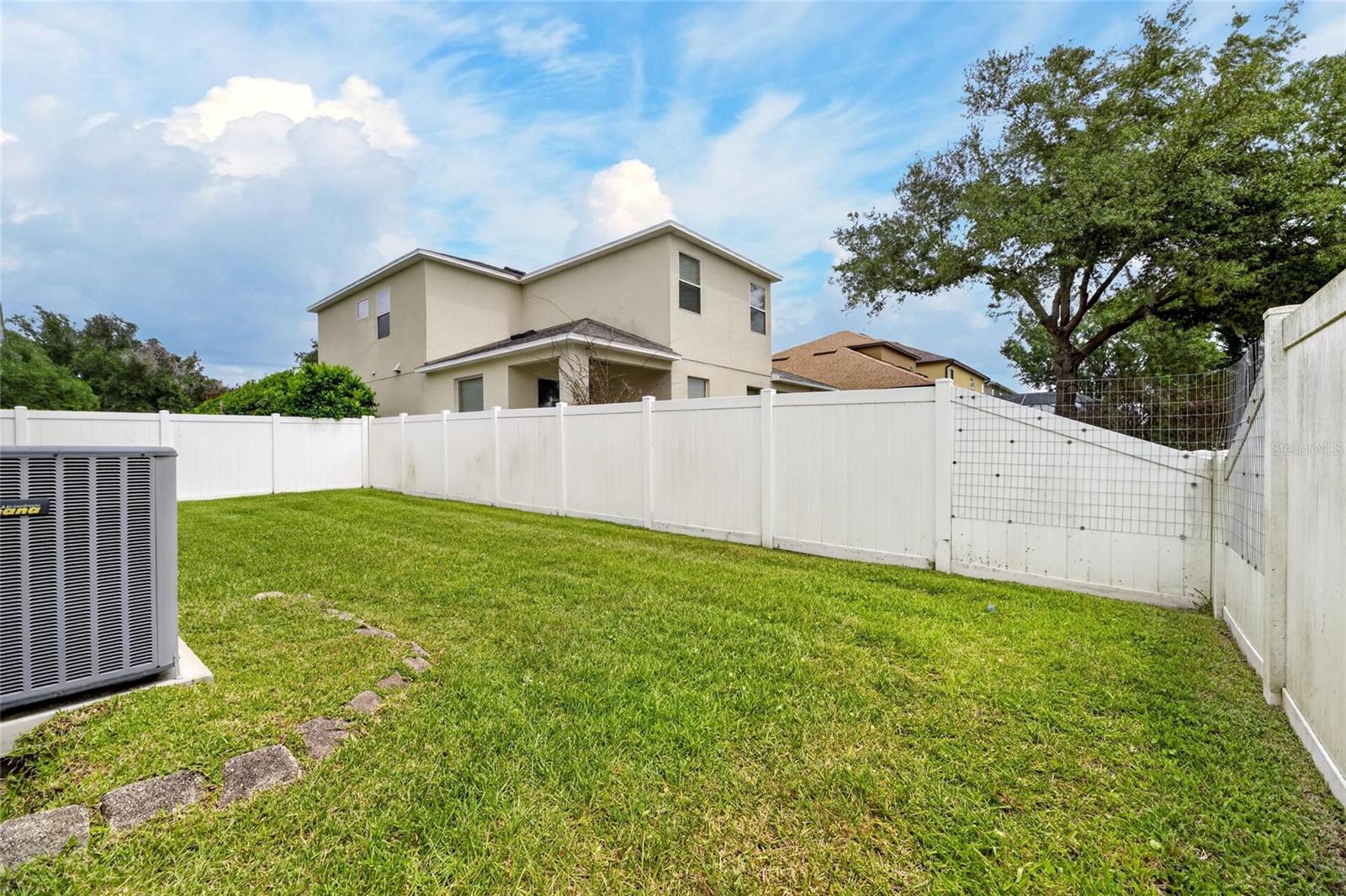 211 WESTCHESTER HILLS LN, VALRICO, FL, 33594