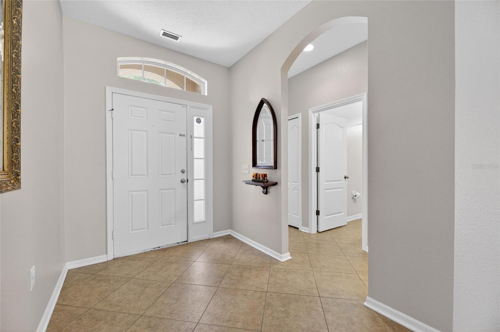 211 WESTCHESTER HILLS LN, VALRICO, FL, 33594