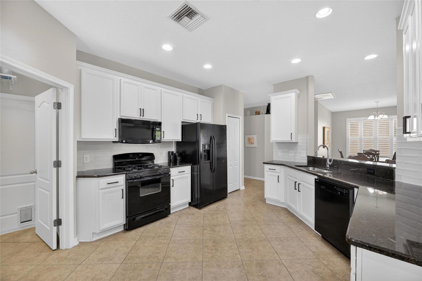 211 WESTCHESTER HILLS LN, VALRICO, FL, 33594