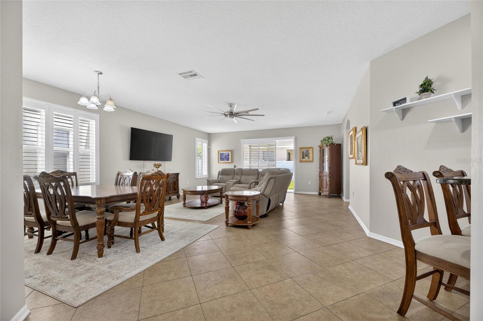 211 WESTCHESTER HILLS LN, VALRICO, FL, 33594