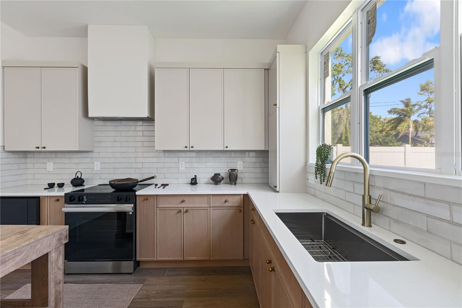 1517 ESCORT AVE, TAMPA, FL, 33610