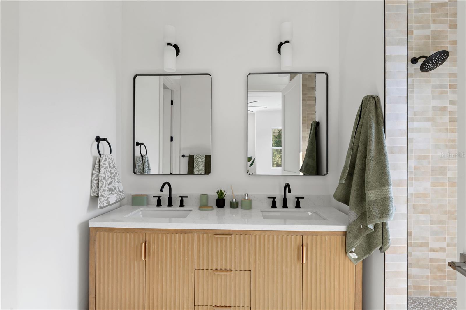 1517 ESCORT AVE, TAMPA, FL, 33610