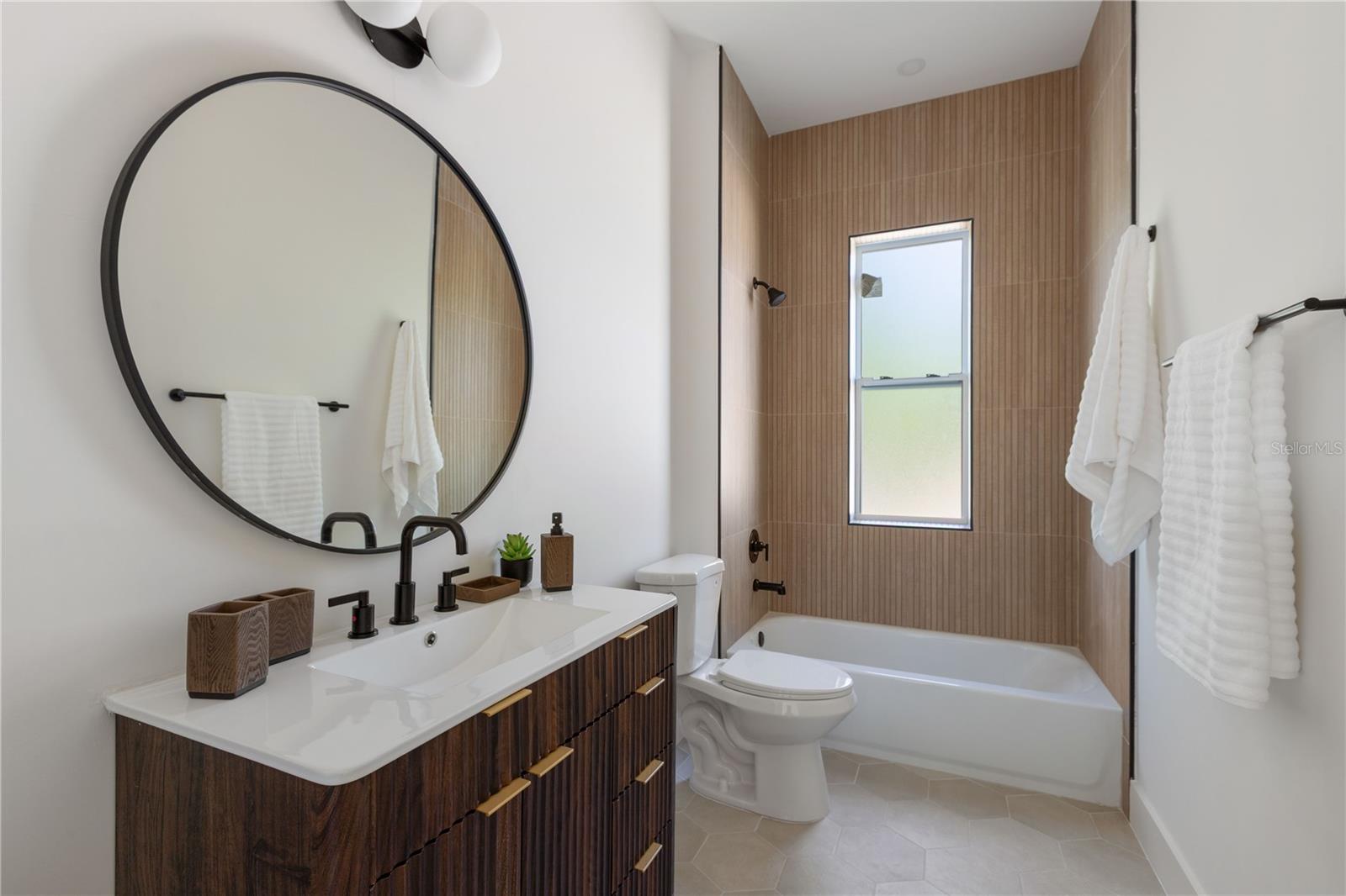 1517 ESCORT AVE, TAMPA, FL, 33610