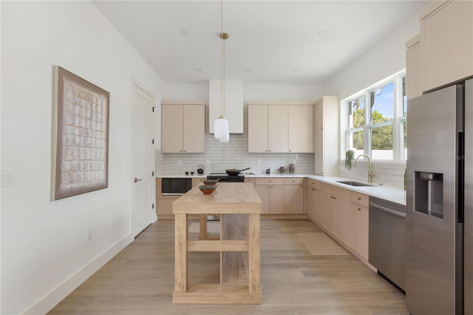 1517 ESCORT AVE, TAMPA, FL, 33610