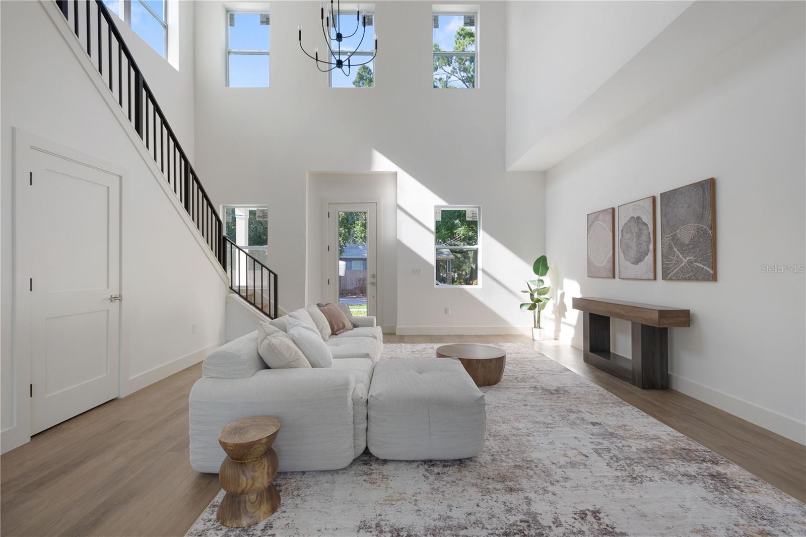 1517 ESCORT AVE, TAMPA, FL, 33610