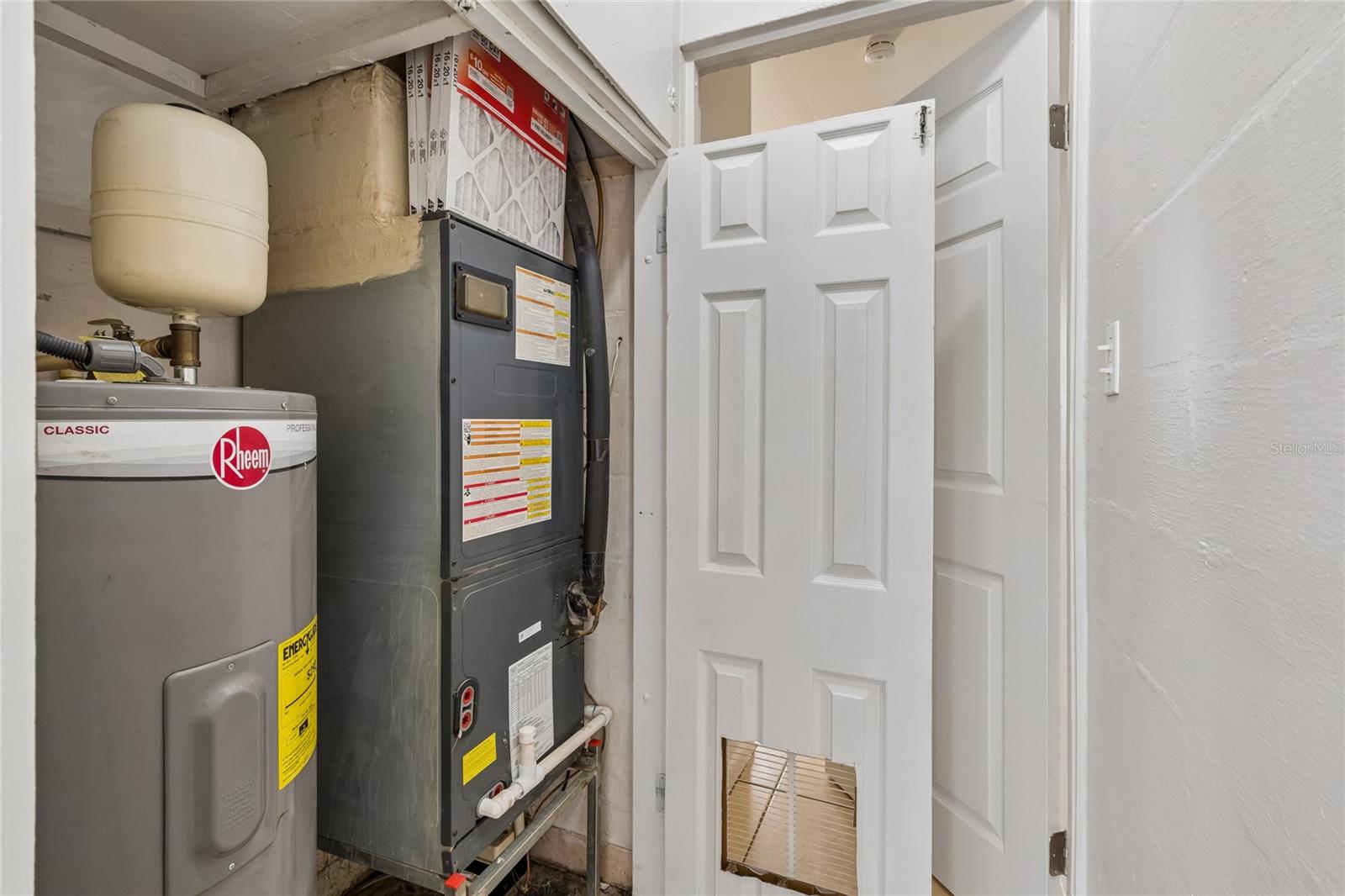 9801 N 11TH ST, TAMPA, FL, 33612