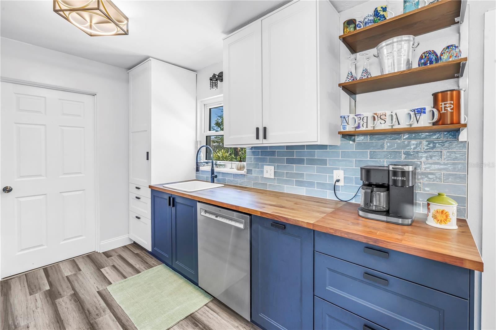 5698 24TH TER N, ST PETERSBURG, FL, 33710