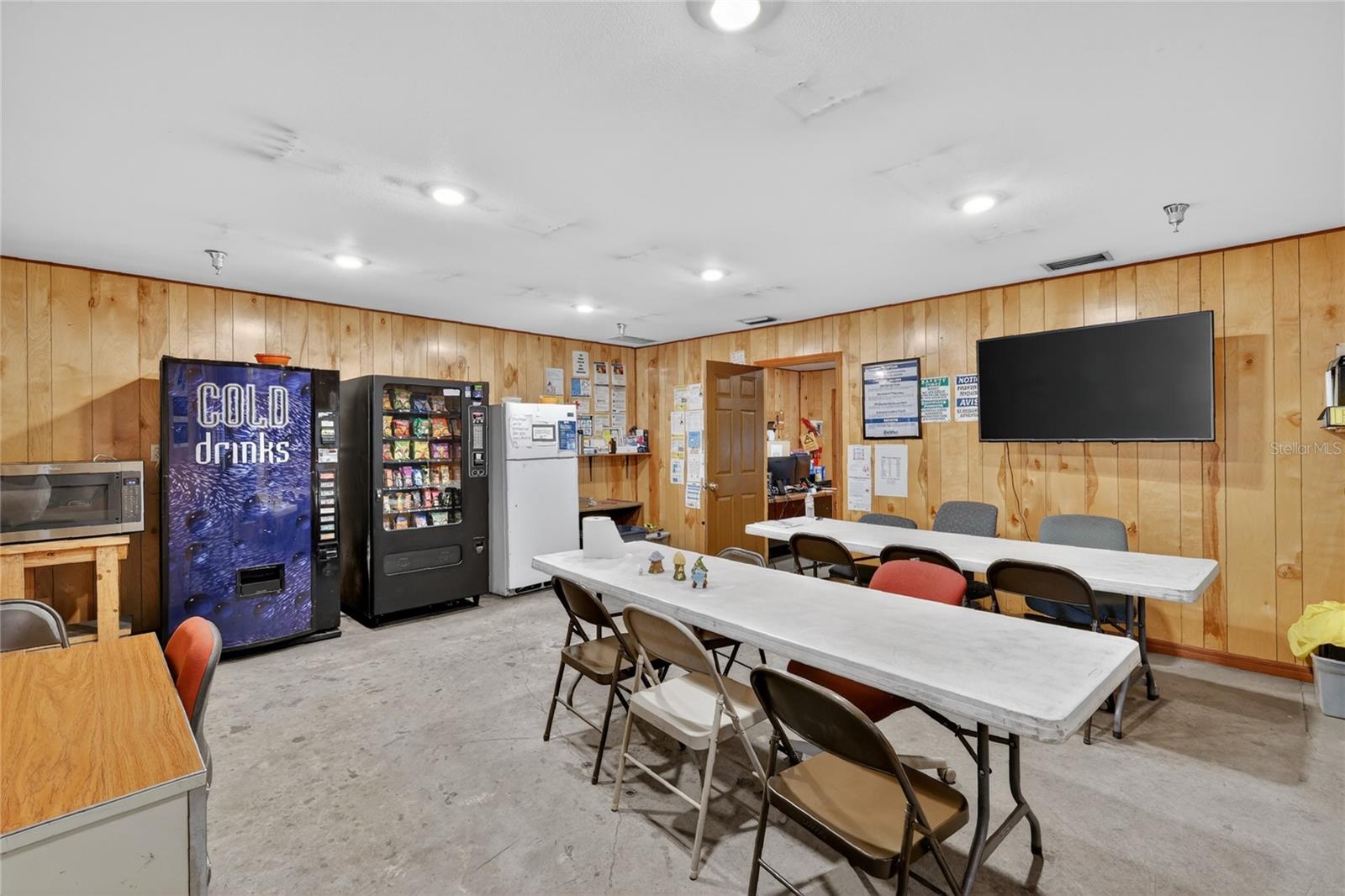 722 DUCK LAKE RD, LADY LAKE, FL, 32159