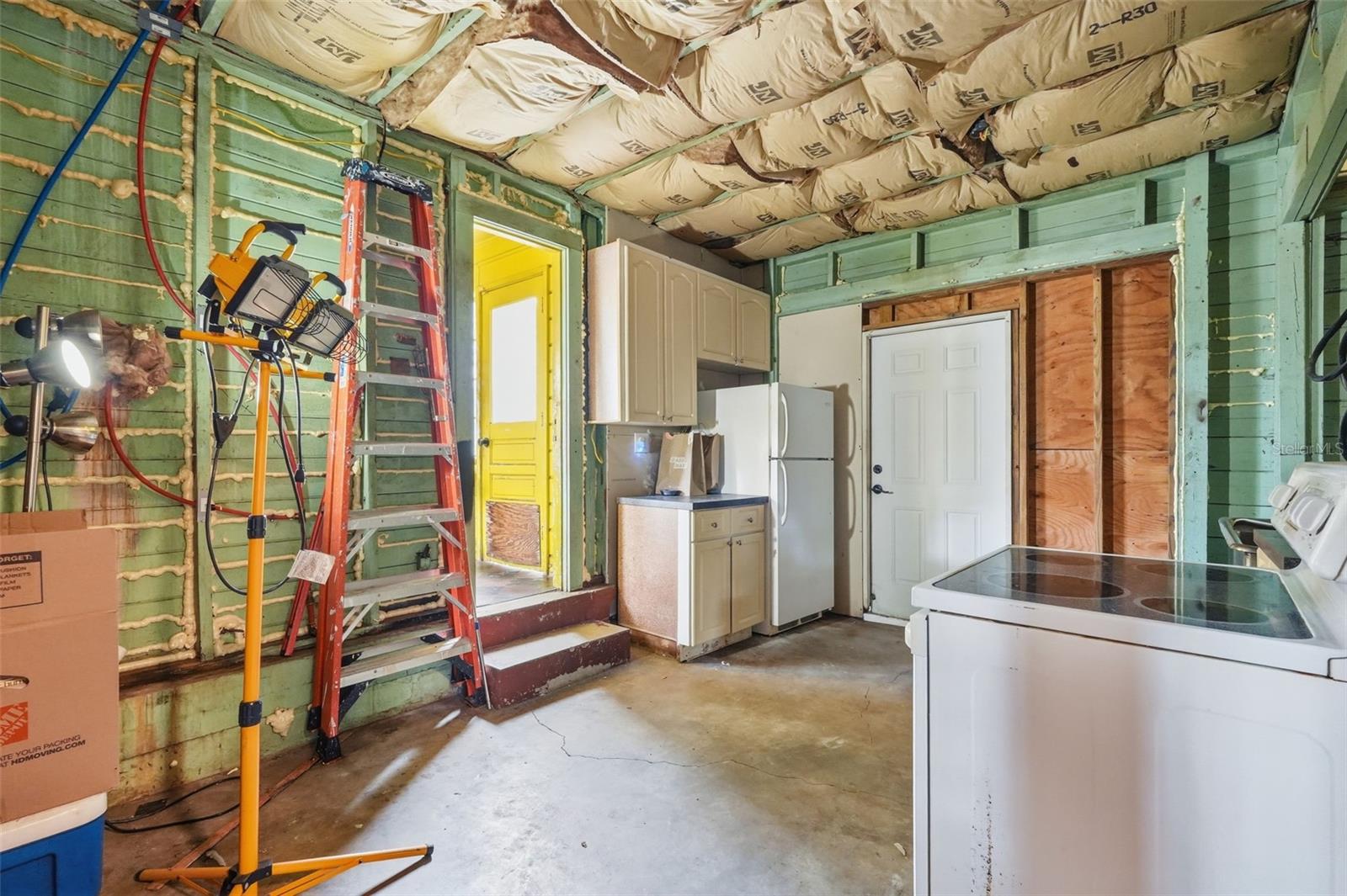 329 KINGSTON ST S, ST PETERSBURG, FL, 33711