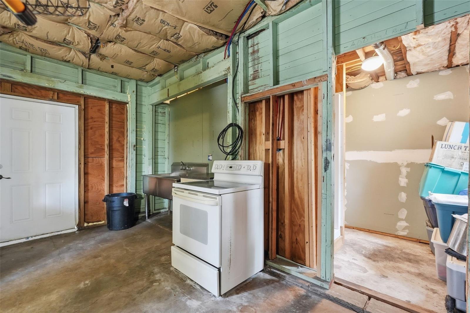 329 KINGSTON ST S, ST PETERSBURG, FL, 33711