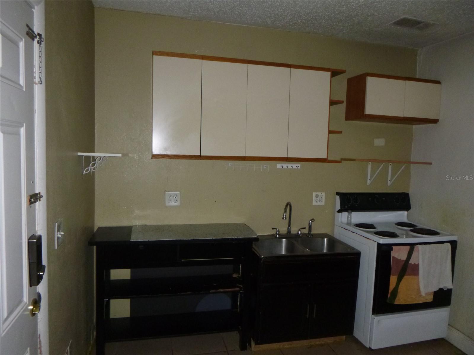 572 SANTIAGO AVE, ORLANDO, FL, 32807