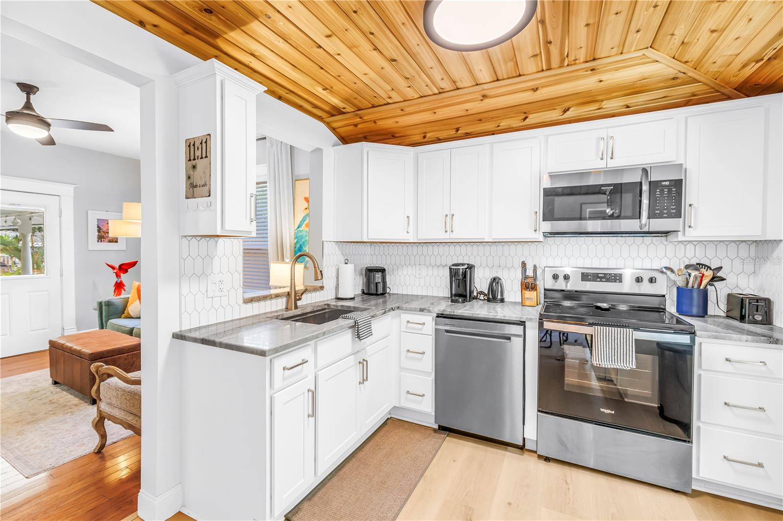 748 11TH AVE N, ST PETERSBURG, FL, 33701