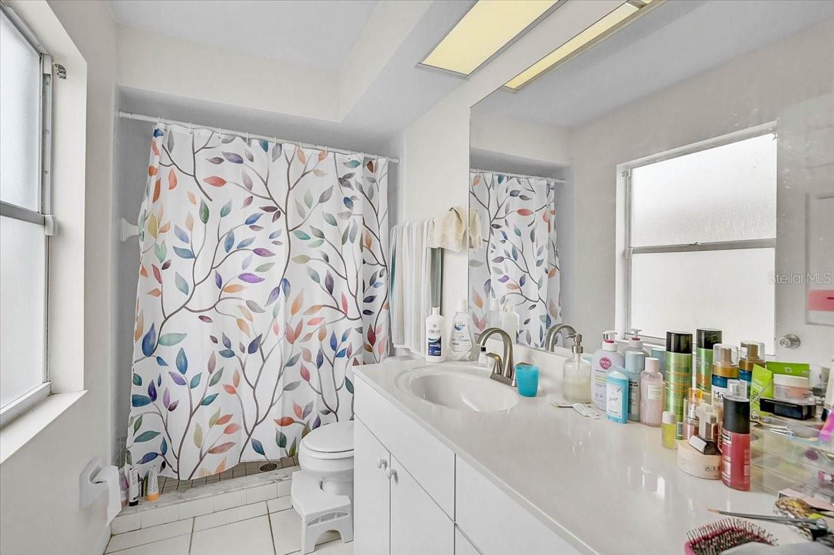 5633 COLONY LAKE LN, SARASOTA, FL, 34233