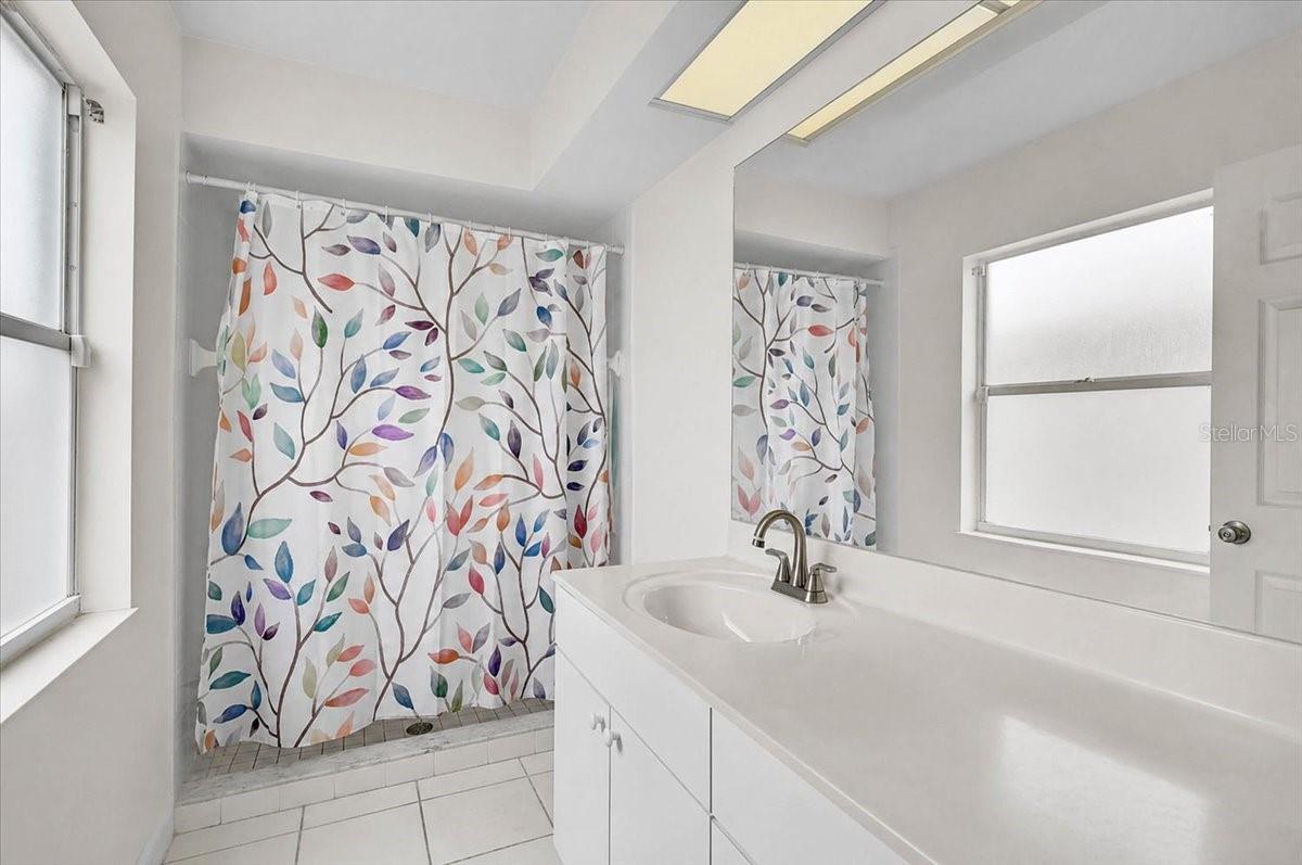 5633 COLONY LAKE LN, SARASOTA, FL, 34233