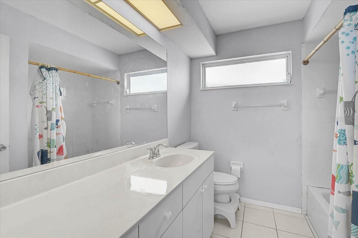 5633 COLONY LAKE LN, SARASOTA, FL, 34233