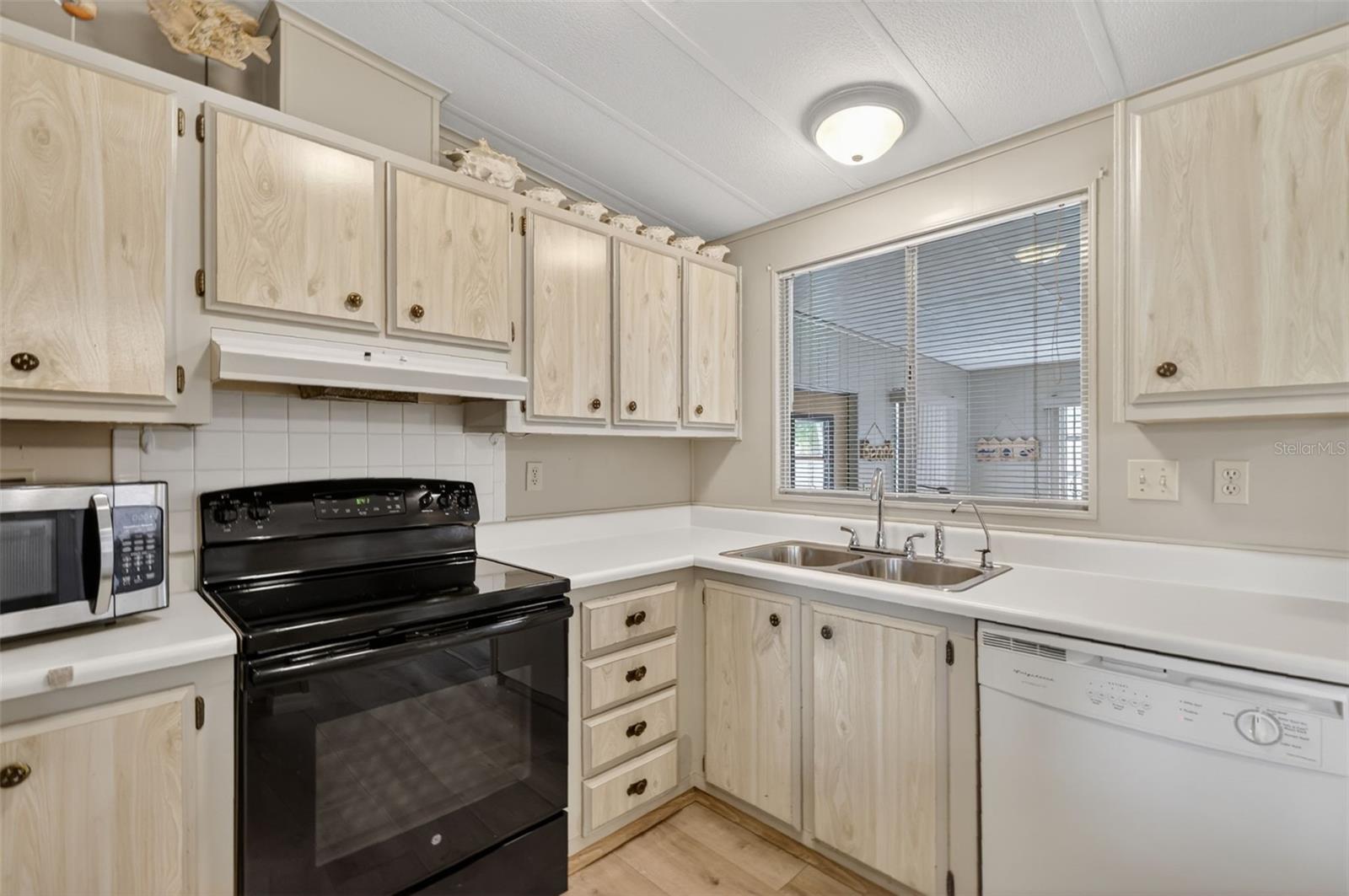 720 BENGAL AVE, TAVARES, FL, 32778