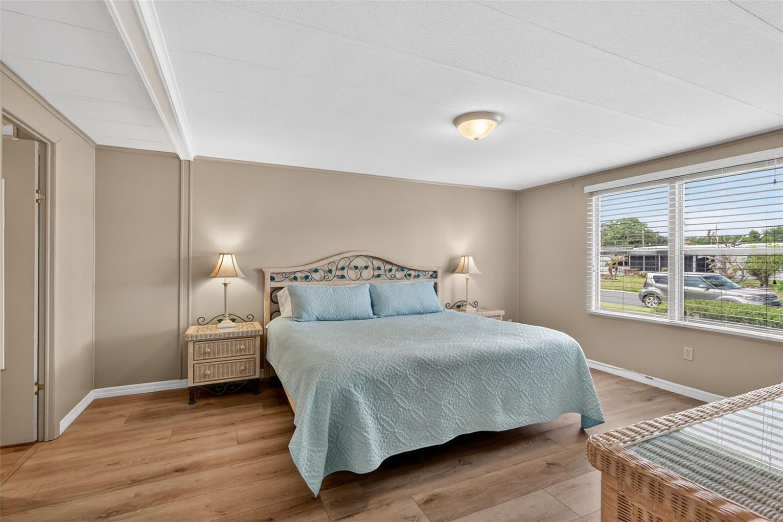 720 BENGAL AVE, TAVARES, FL, 32778