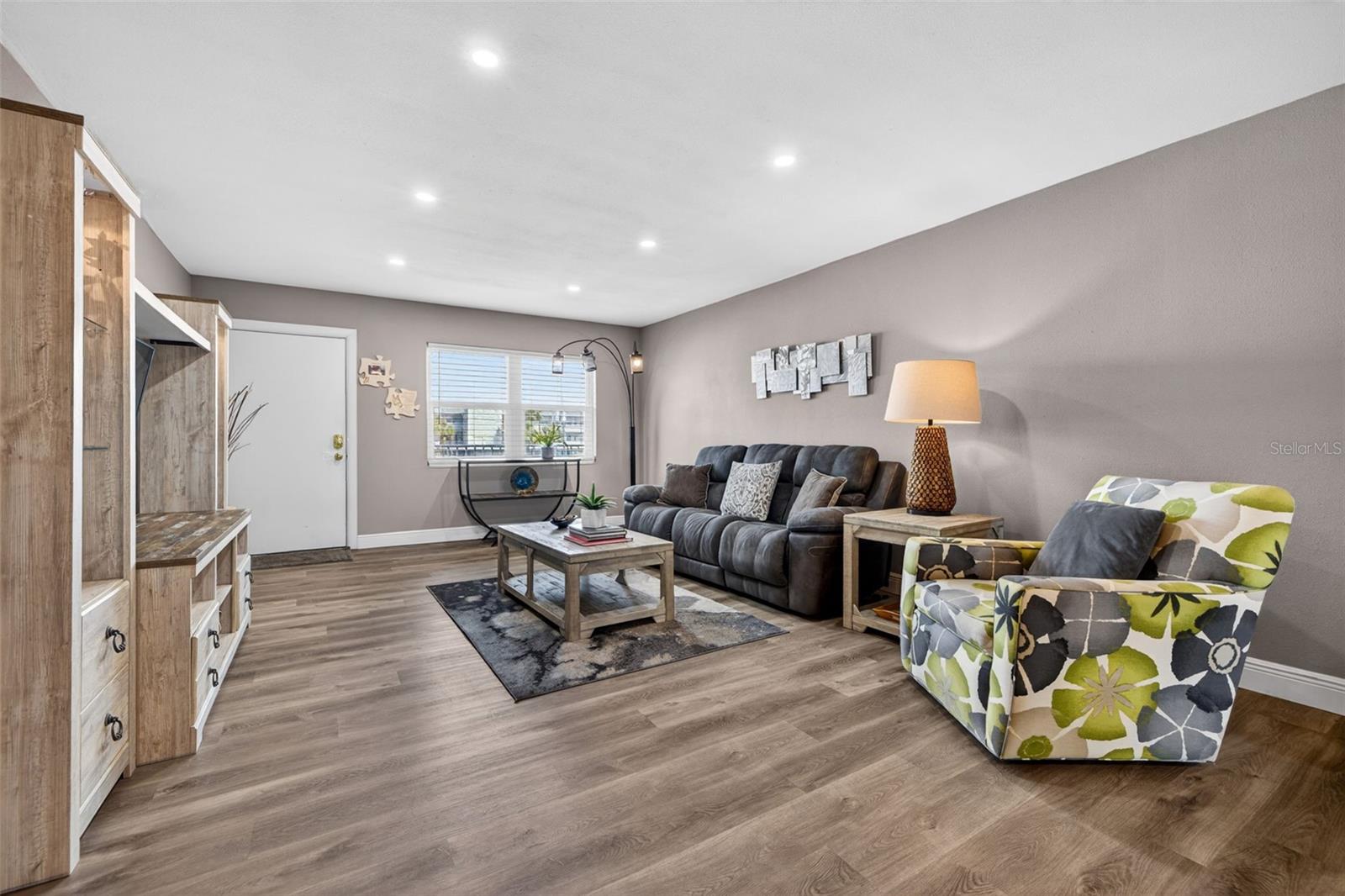 1893 SHORE DR S #214, SOUTH PASADENA, FL, 33707