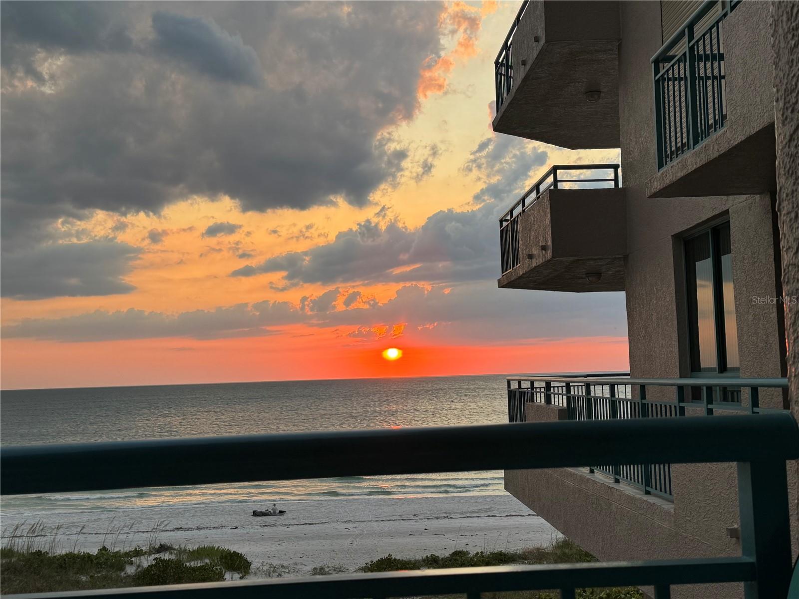 1540 GULF BLVD #304, CLEARWATER BEACH, FL, 33767