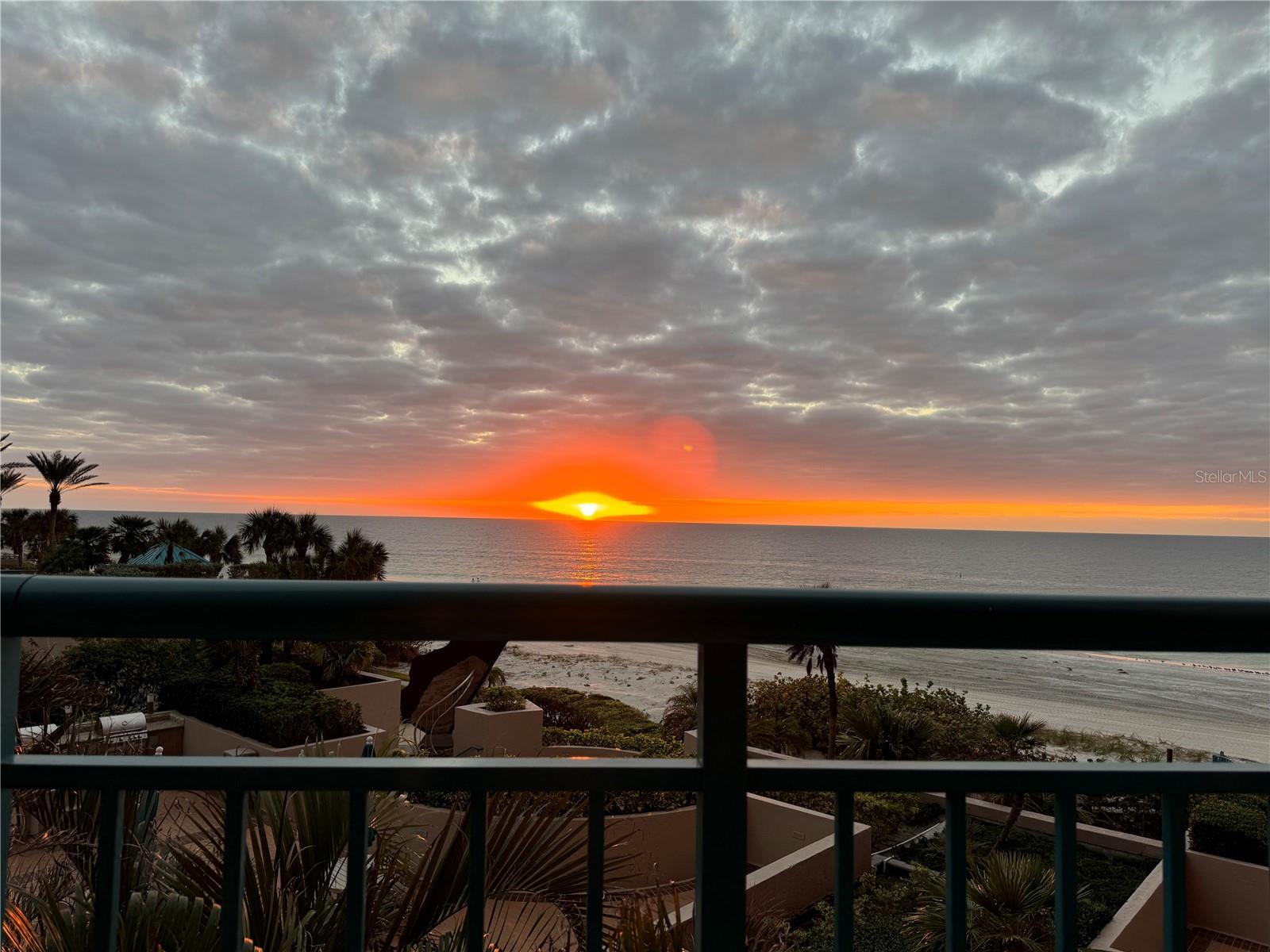 1540 GULF BLVD #304, CLEARWATER BEACH, FL, 33767