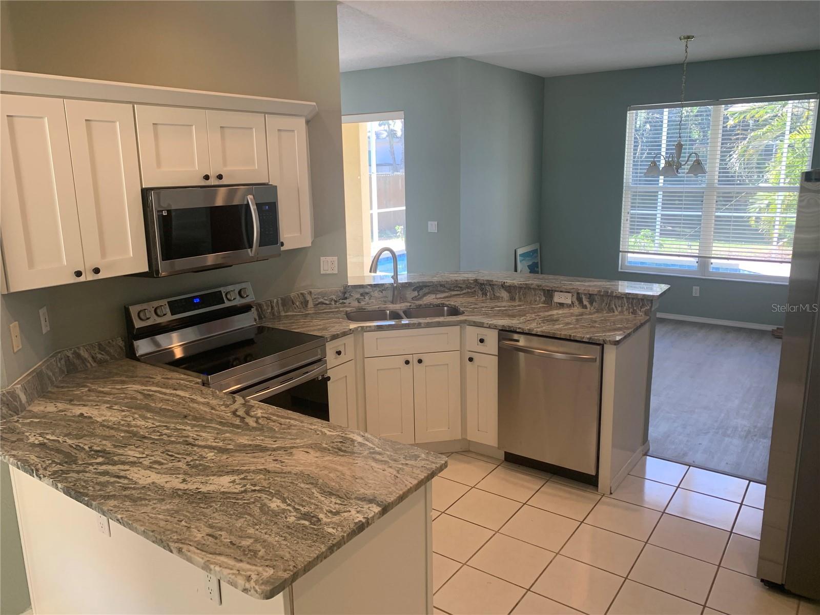 210 41ST ST NE, BRADENTON, FL, 34208