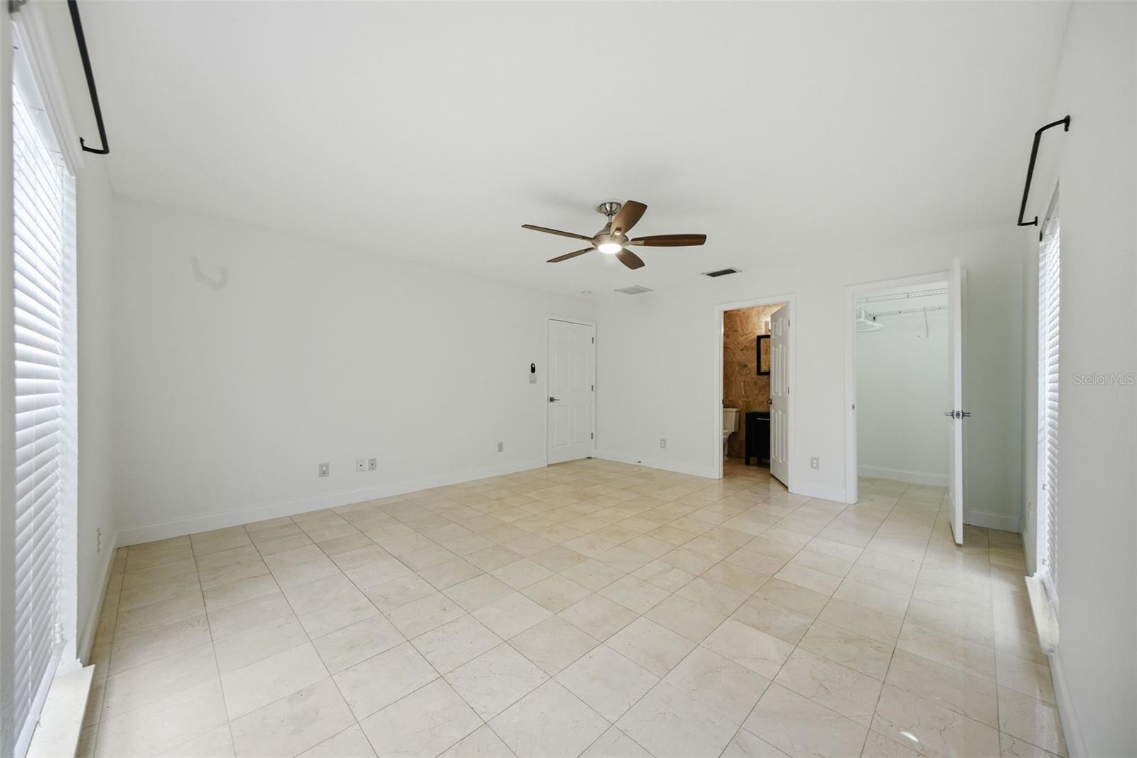 2512 W KANSAS AVE, TAMPA, FL, 33629