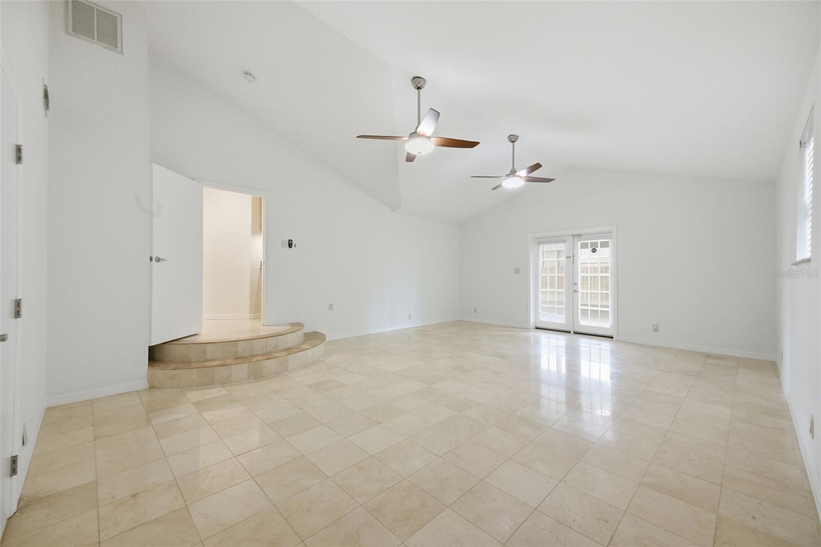 2512 W KANSAS AVE, TAMPA, FL, 33629