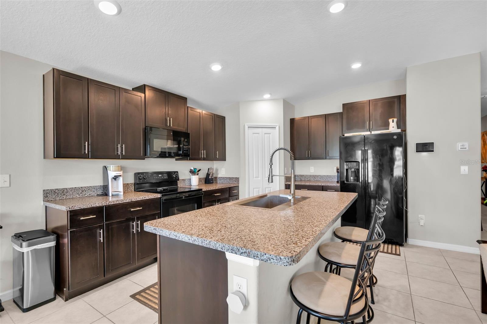 3806 DAISY BLOOM PL, TAMPA, FL, 33619