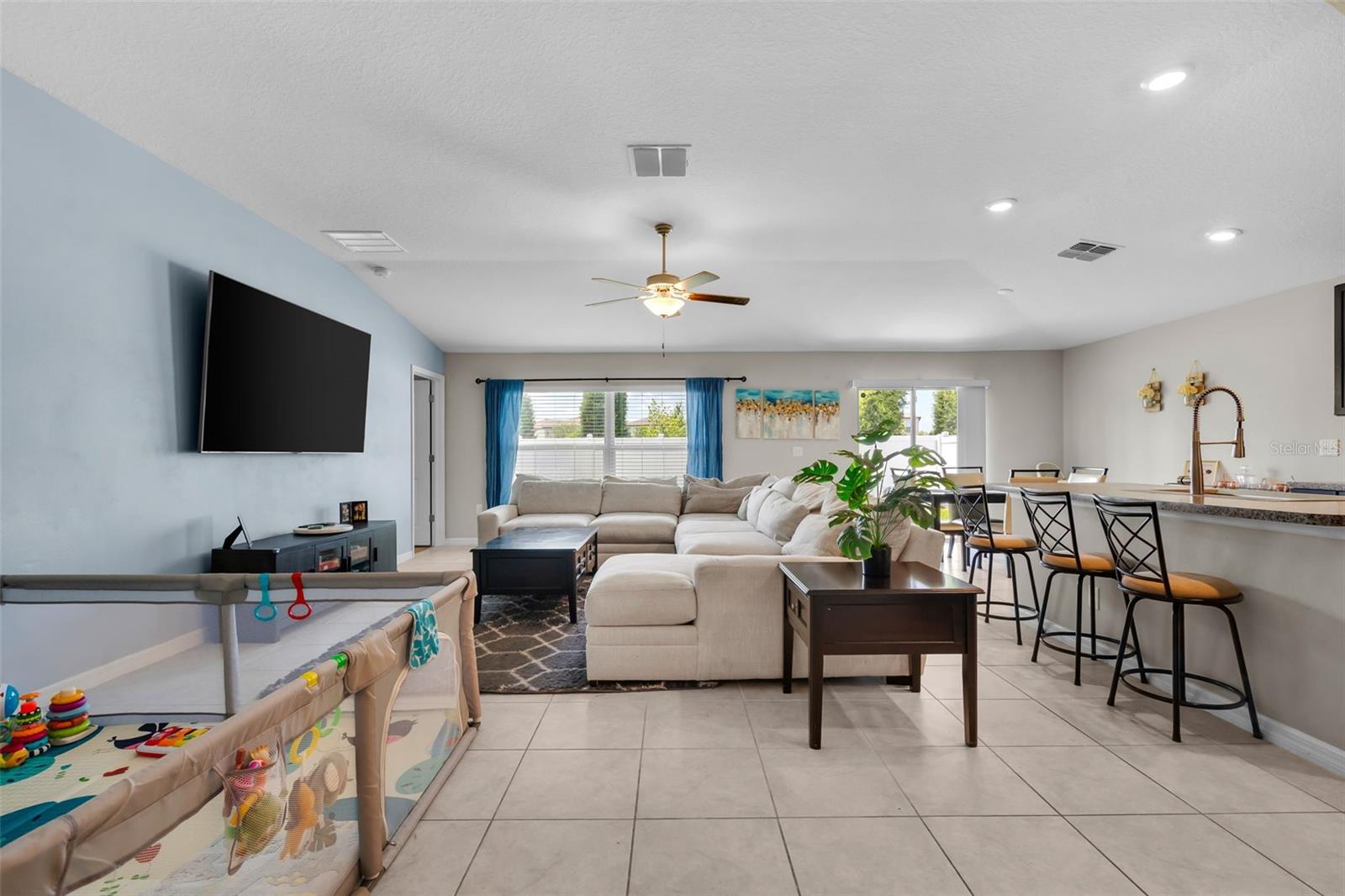 3806 DAISY BLOOM PL, TAMPA, FL, 33619