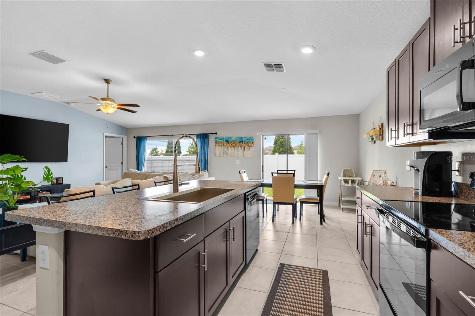 3806 DAISY BLOOM PL, TAMPA, FL, 33619