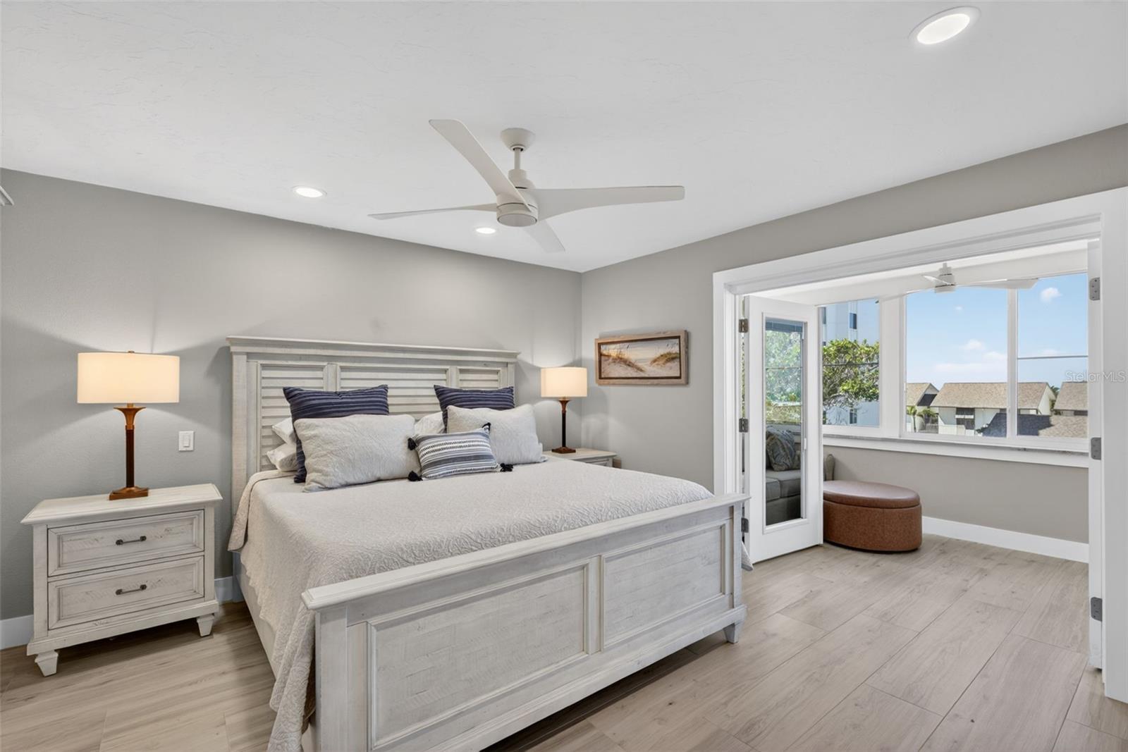 1080 W PEPPERTREE LN #305A, SARASOTA, FL, 34242