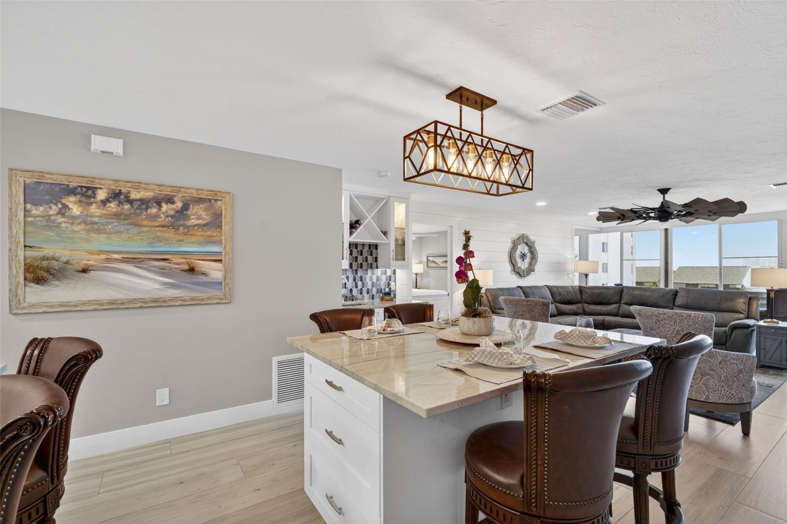 1080 W PEPPERTREE LN #305A, SARASOTA, FL, 34242