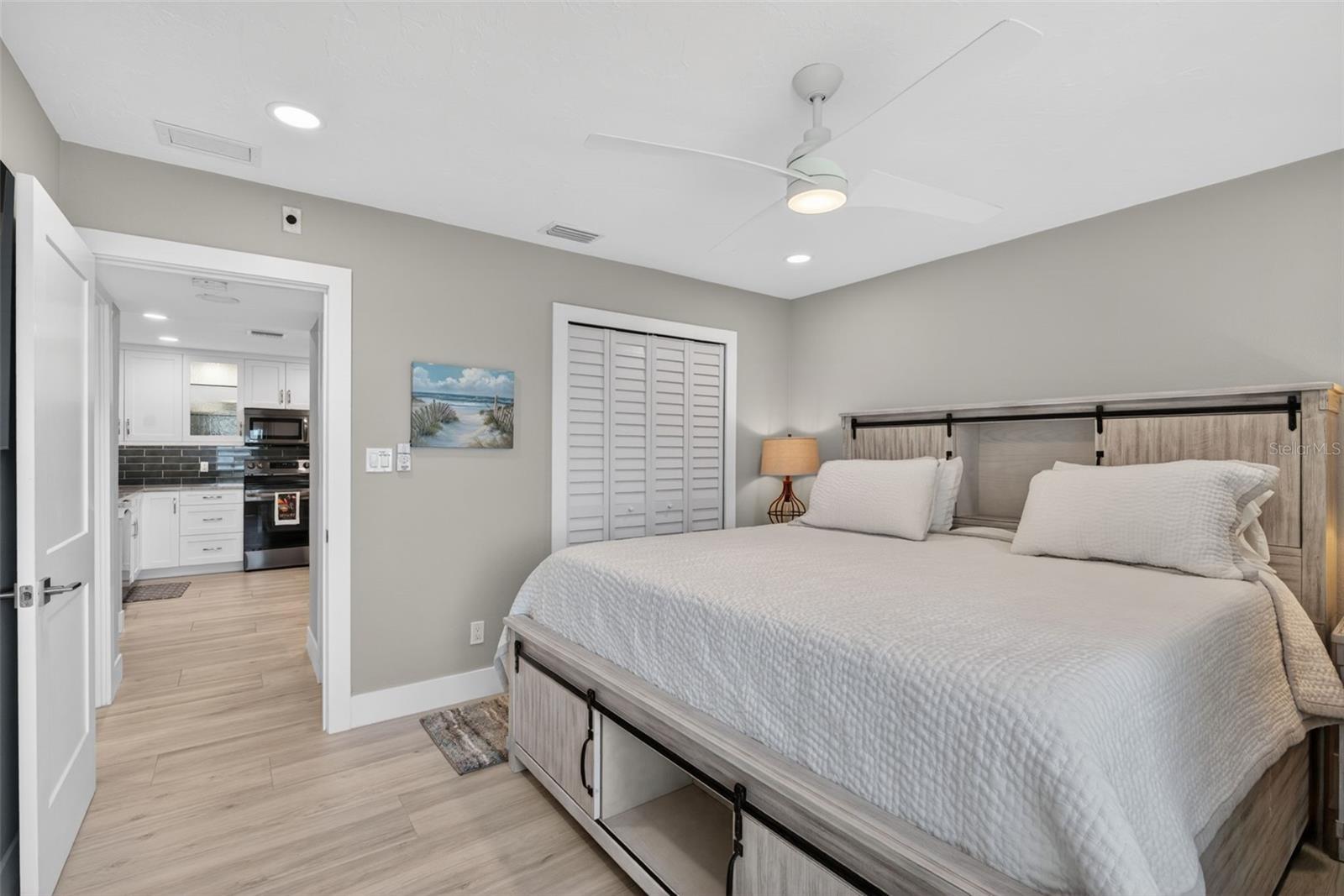 1080 W PEPPERTREE LN #305A, SARASOTA, FL, 34242