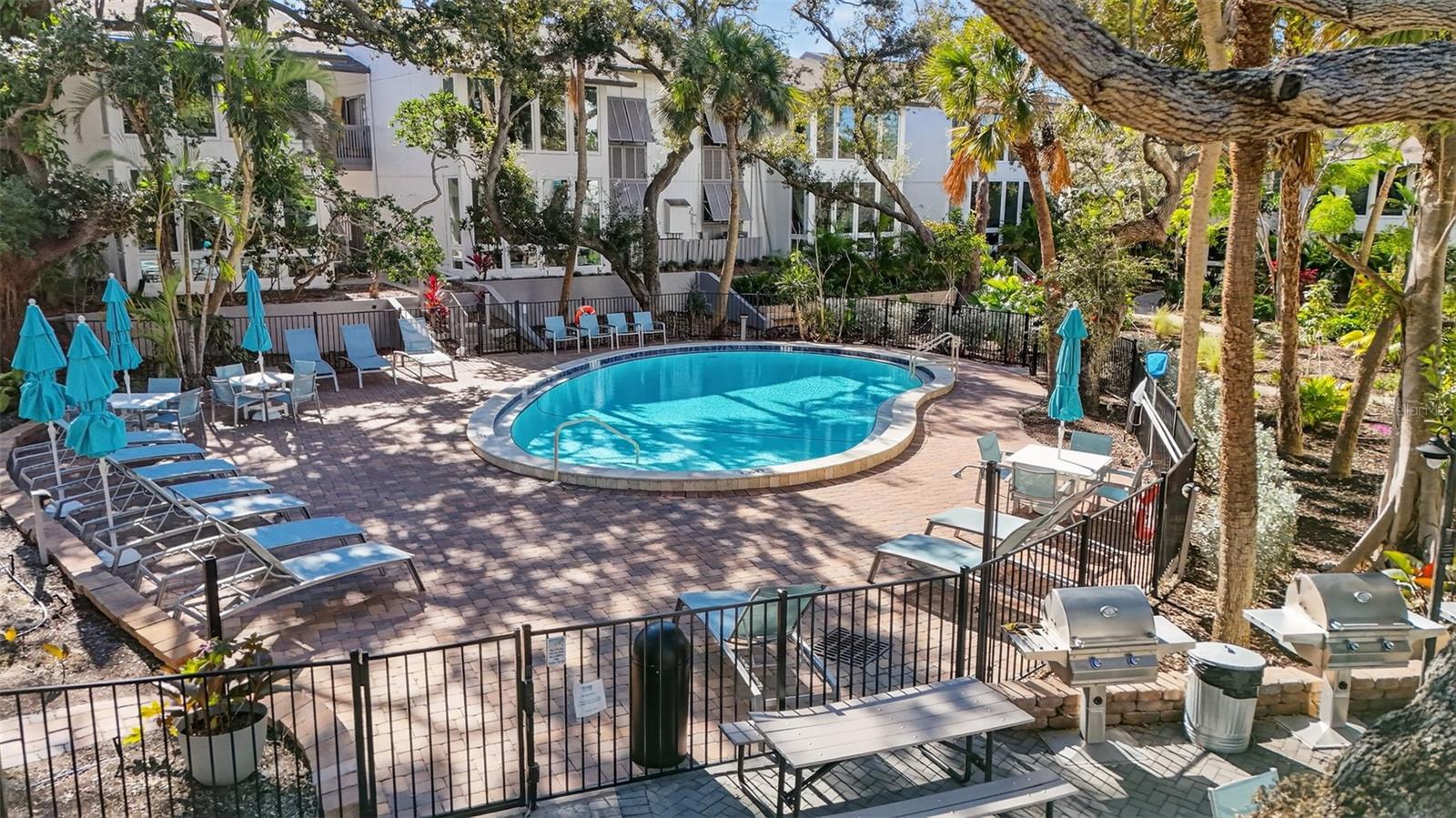 1080 W PEPPERTREE LN #305A, SARASOTA, FL, 34242