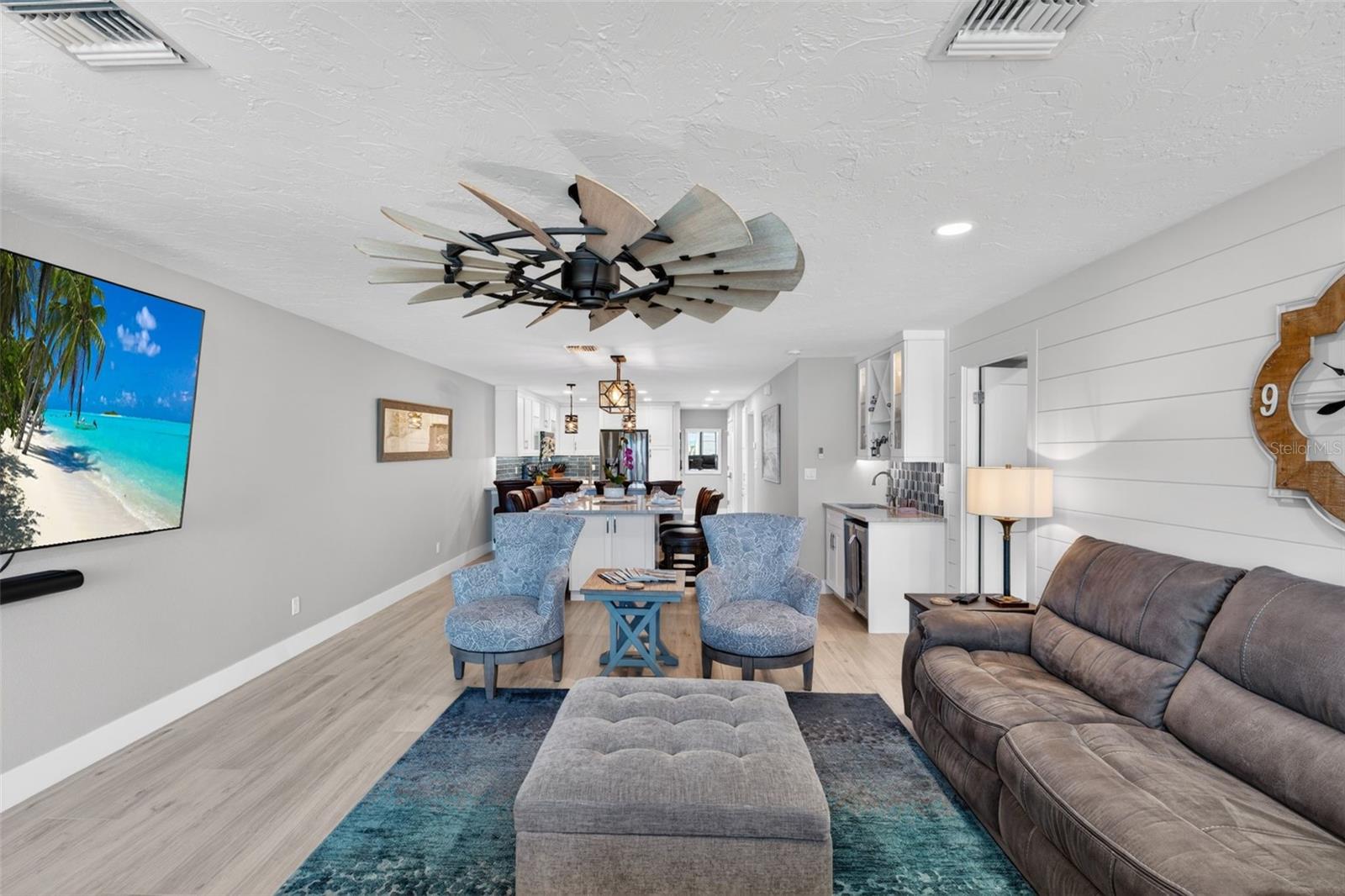 1080 W PEPPERTREE LN #305A, SARASOTA, FL, 34242