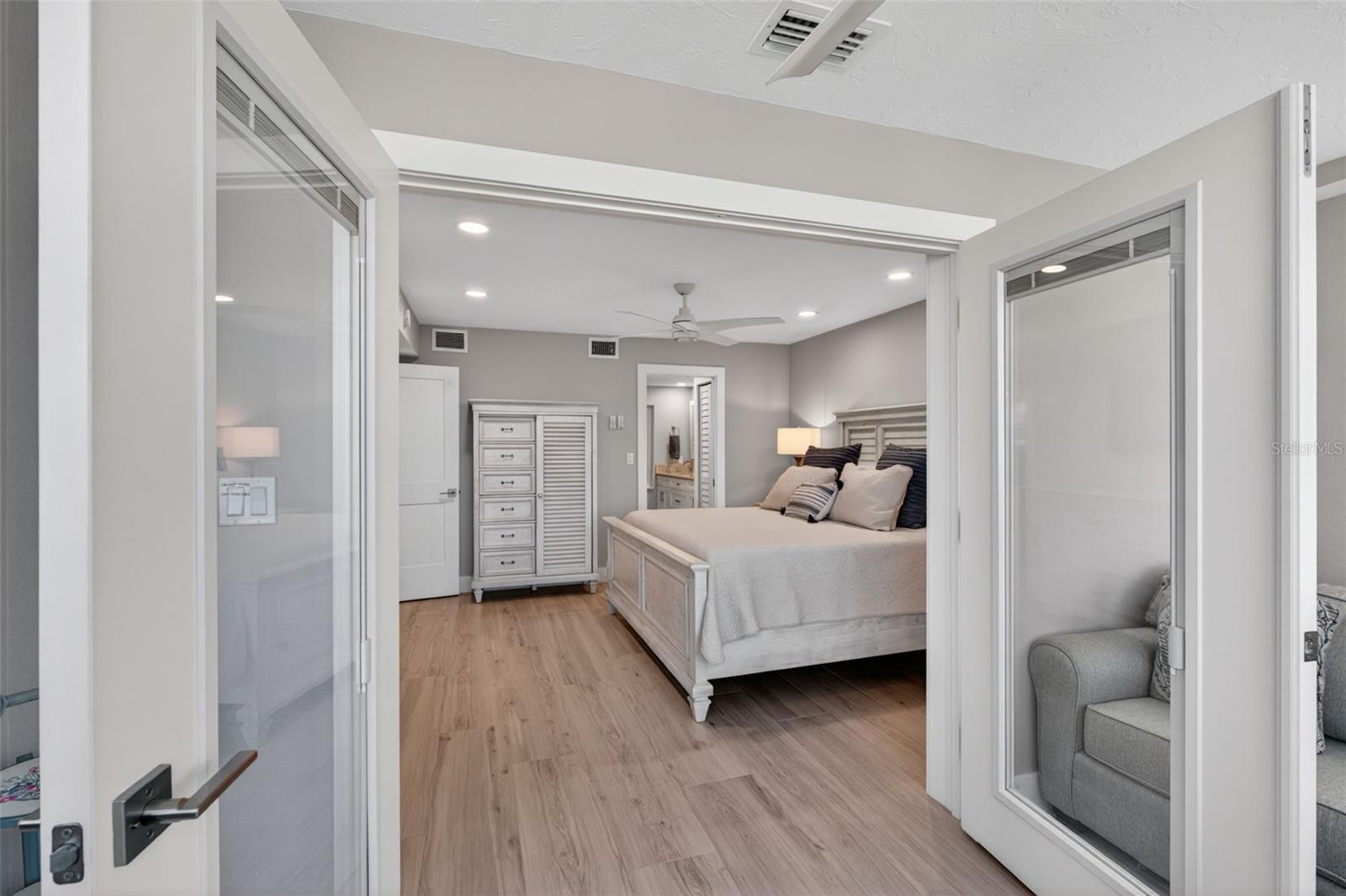 1080 W PEPPERTREE LN #305A, SARASOTA, FL, 34242