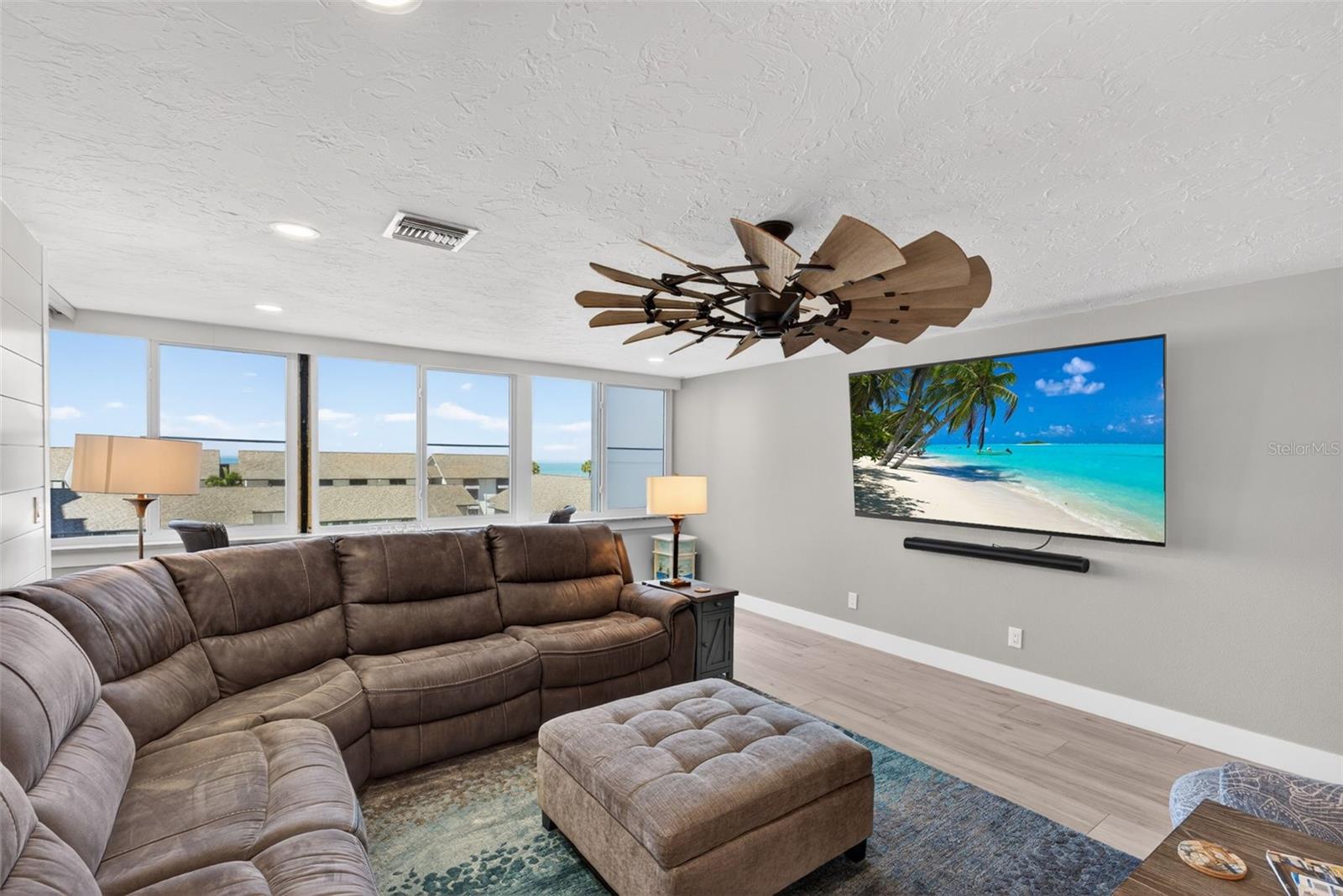 1080 W PEPPERTREE LN #305A, SARASOTA, FL, 34242