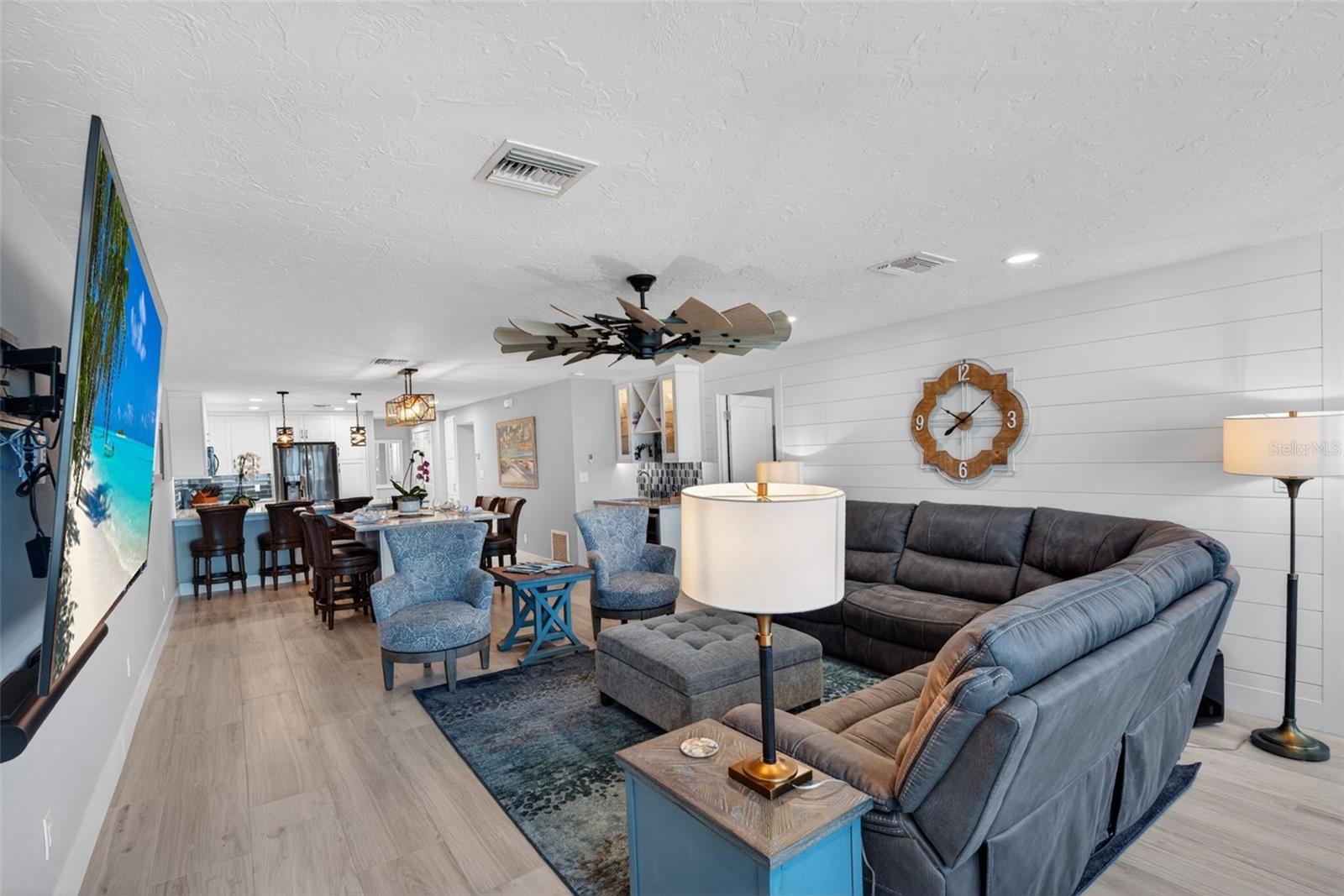 1080 W PEPPERTREE LN #305A, SARASOTA, FL, 34242