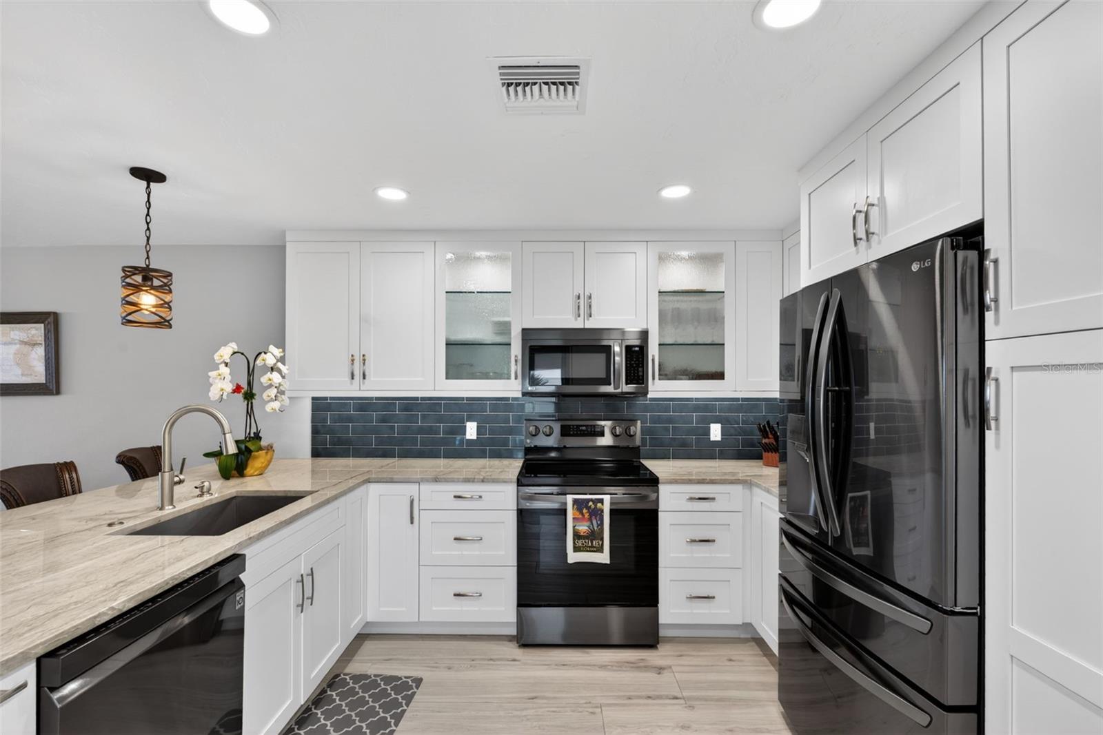 1080 W PEPPERTREE LN #305A, SARASOTA, FL, 34242