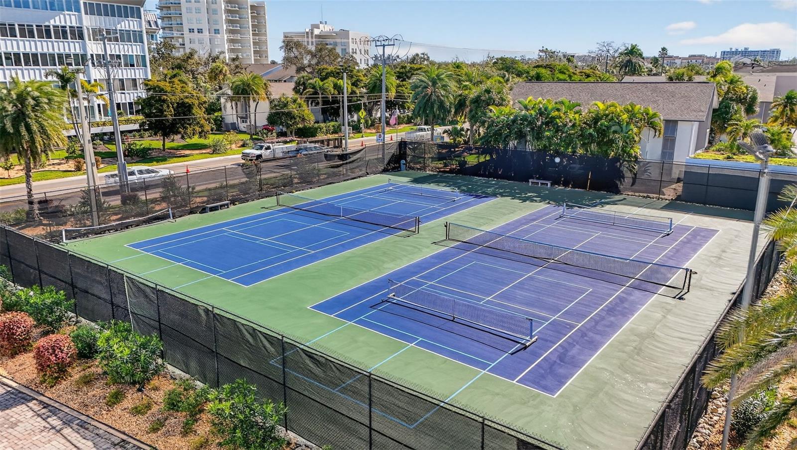 1080 W PEPPERTREE LN #305A, SARASOTA, FL, 34242