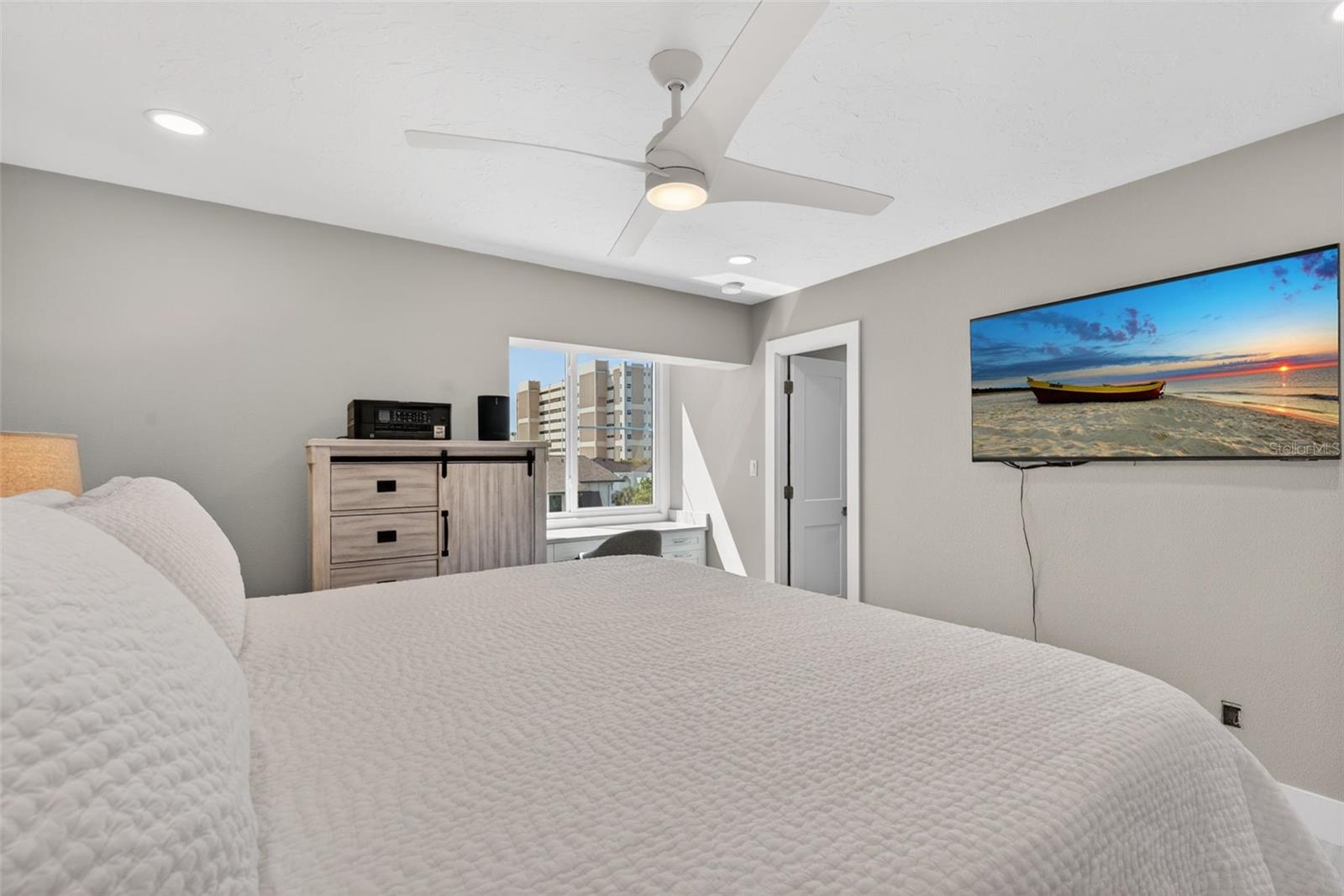 1080 W PEPPERTREE LN #305A, SARASOTA, FL, 34242