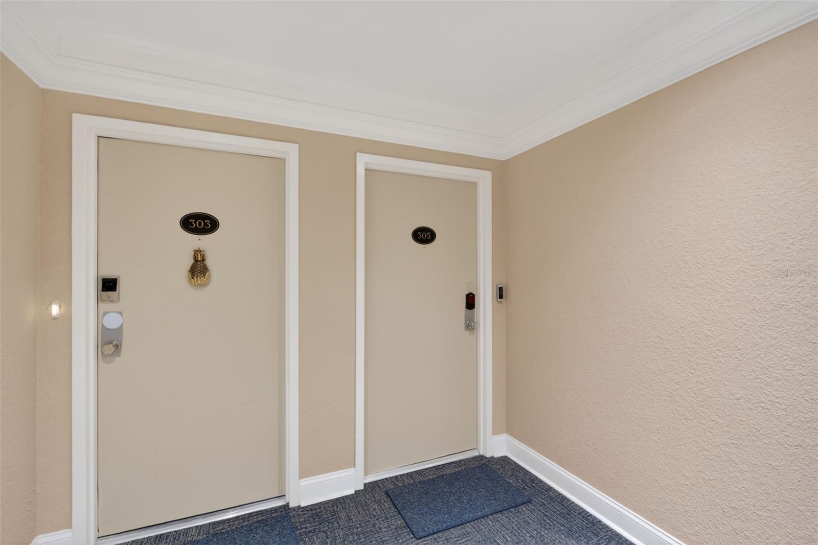 1080 W PEPPERTREE LN #305A, SARASOTA, FL, 34242