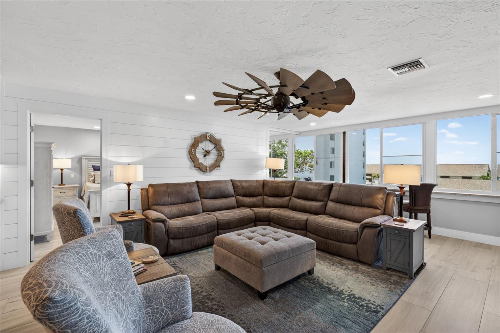 1080 W PEPPERTREE LN #305A, SARASOTA, FL, 34242