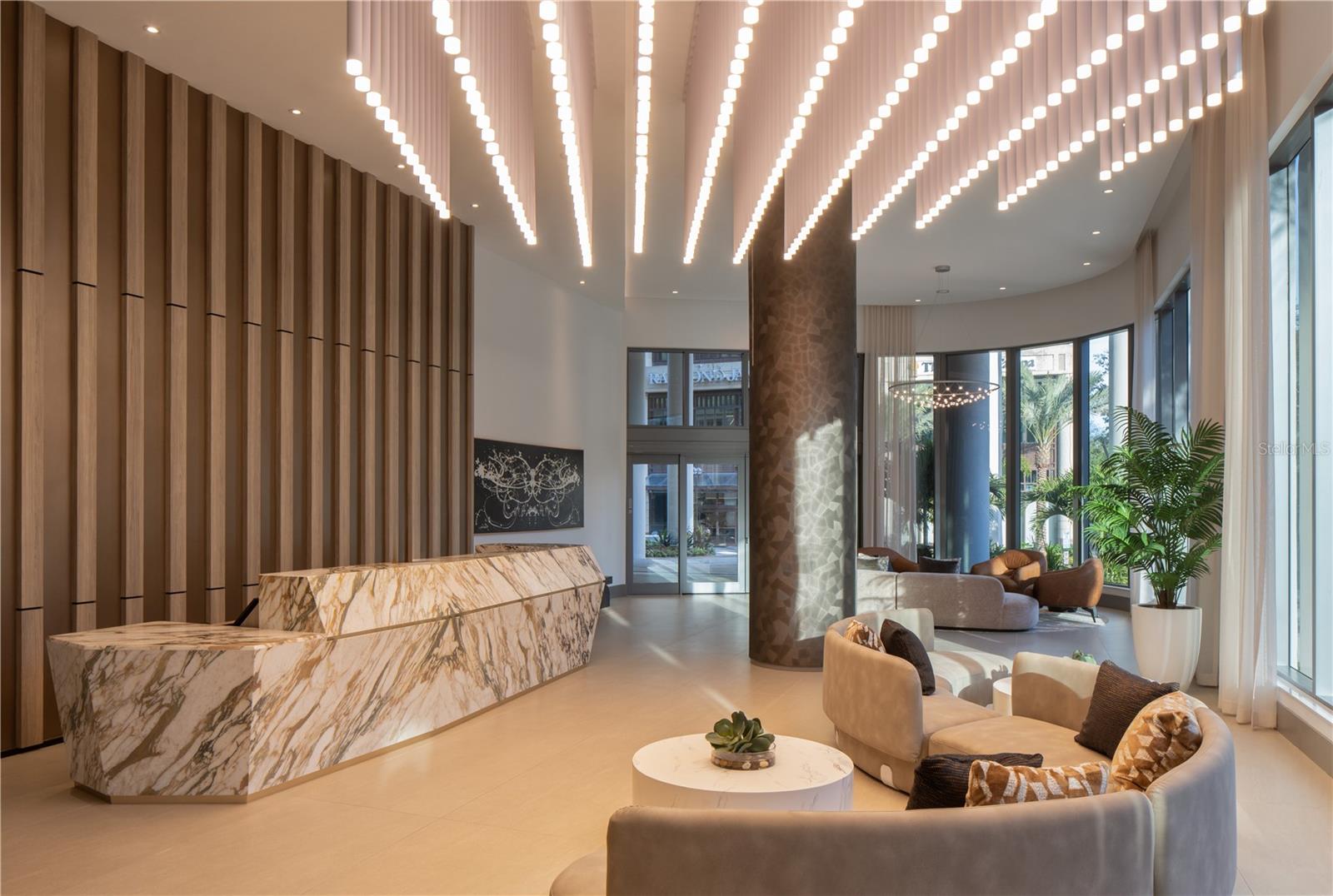 275 1ST AVE S #2402, ST PETERSBURG, FL, 33701